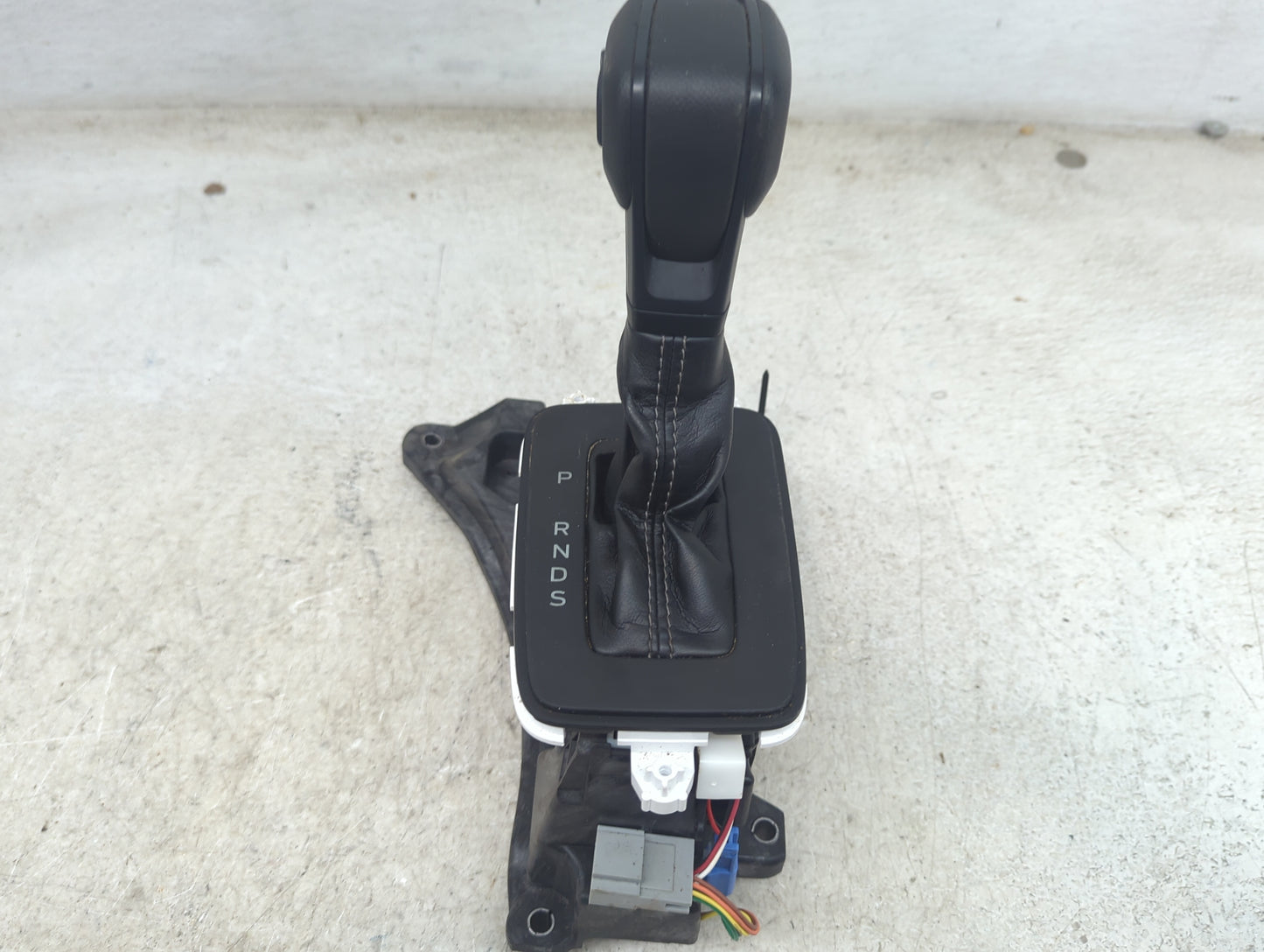 2023 Ford Ranger Floor Console Assembly Shifter Black - Oemusedautoparts1.com
