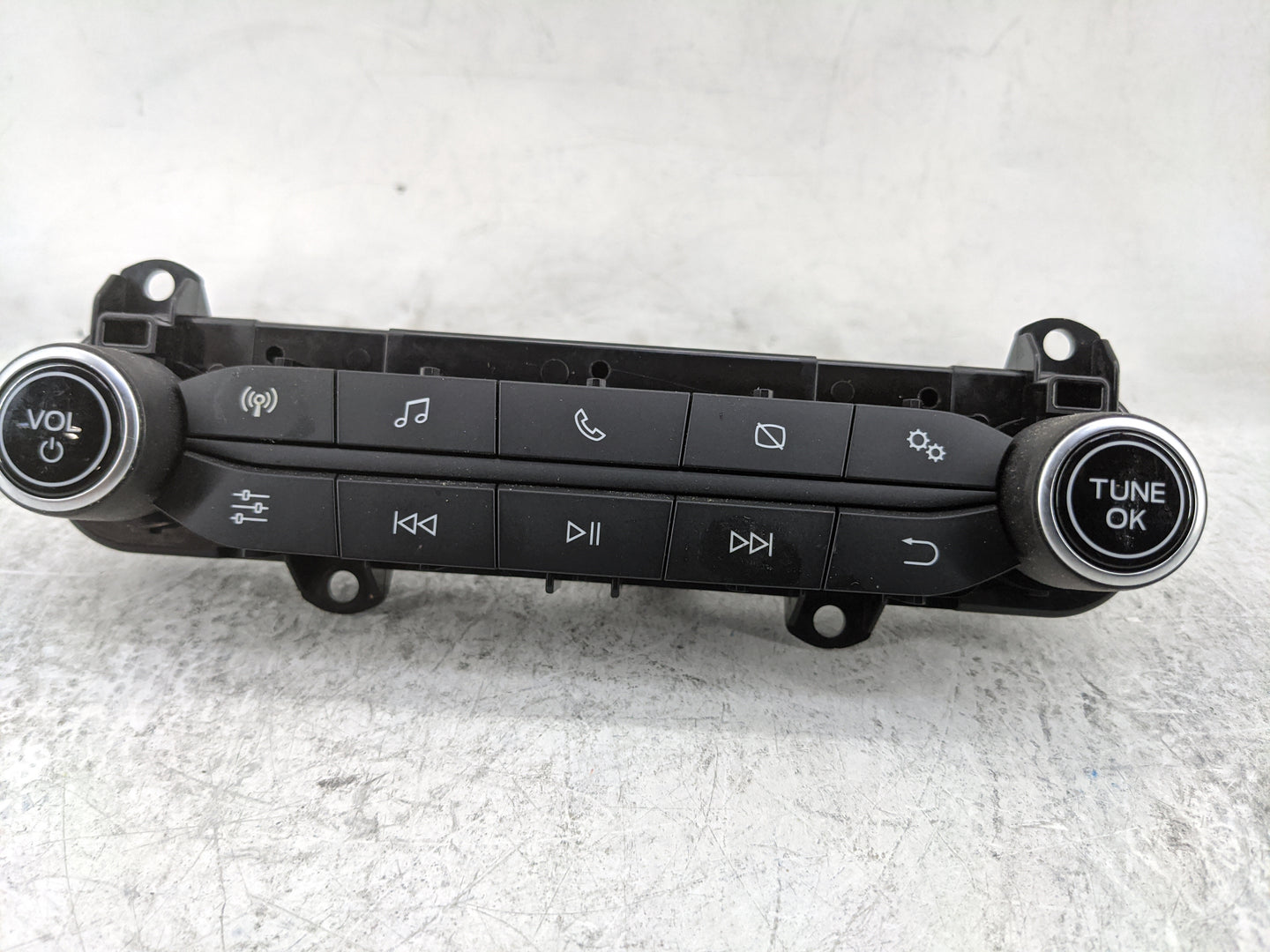 Ford Transit 150 Radio Control Panel 1478249 - Oemusedautoparts1.com