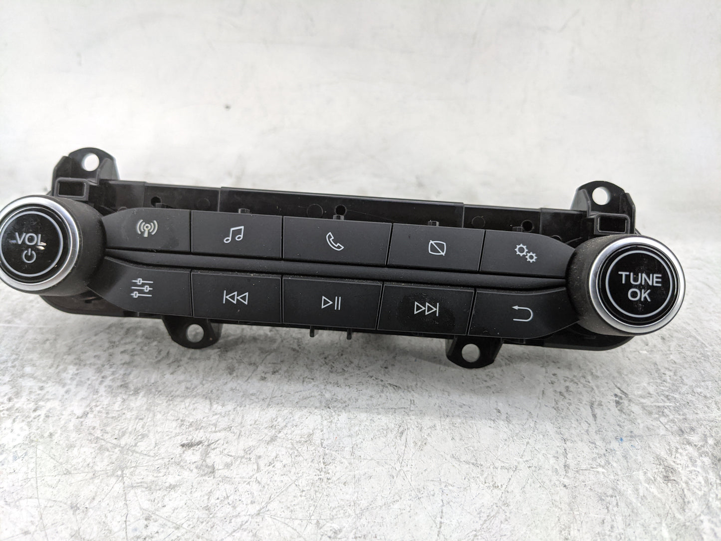 Ford Transit 150 Radio Control Panel 1478249 - Oemusedautoparts1.com