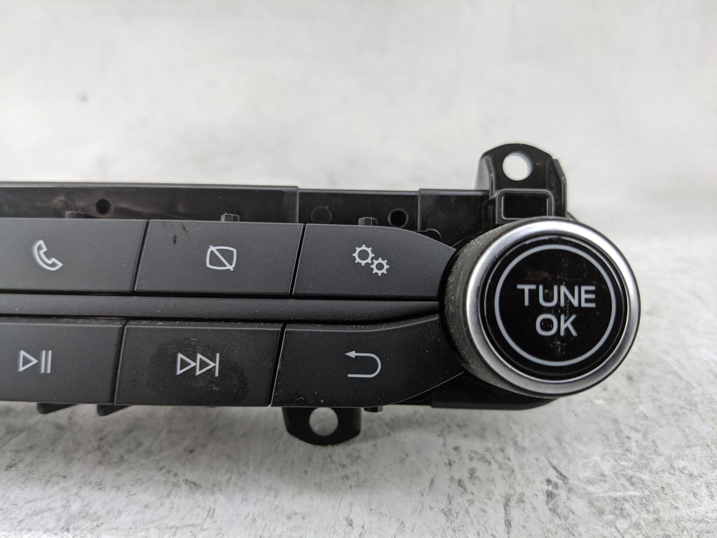 Ford Transit 150 Radio Control Panel 1478249 - Oemusedautoparts1.com