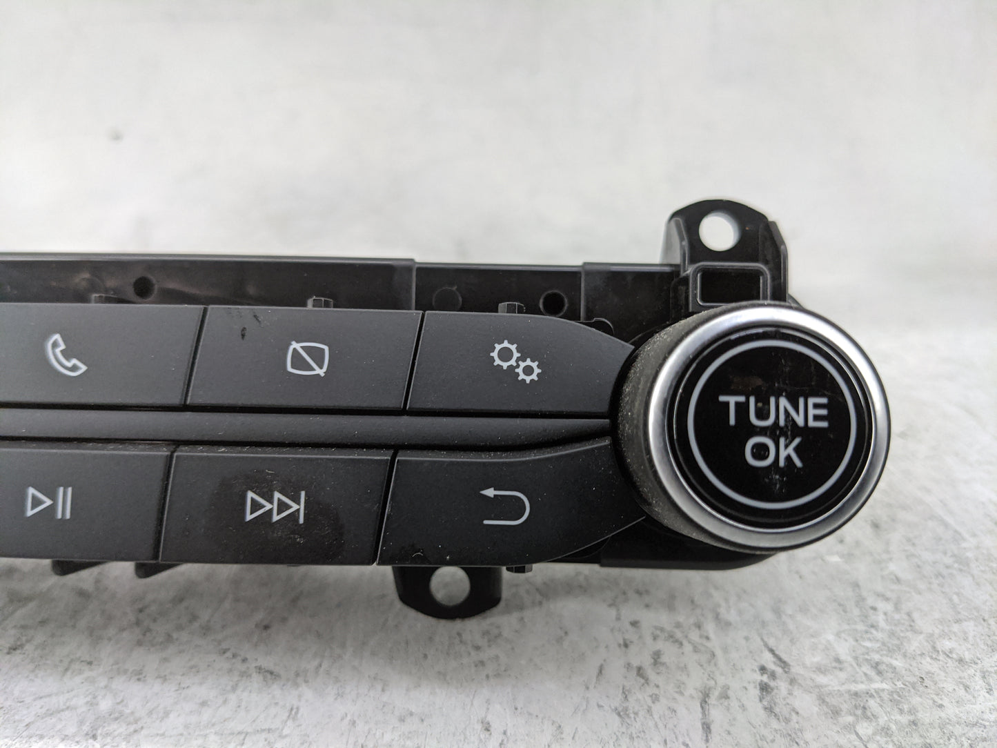 Ford Transit 150 Radio Control Panel 1478249 - Oemusedautoparts1.com