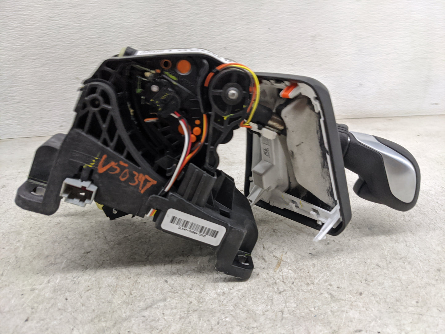 2023 Ford Transit 150 Floor Console Assembly Shifter Black - Oemusedautoparts1.com