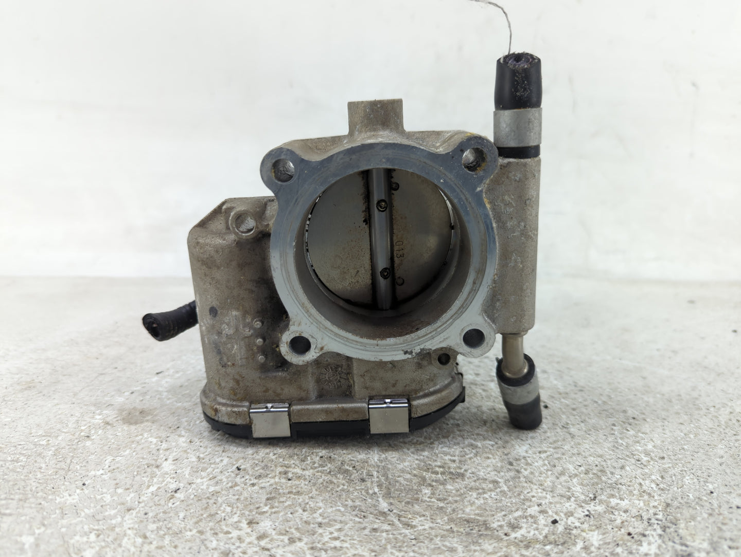 2023 Genesis G70 Throttle Body P/N:35100-2C900 Fits OEM Used Auto Parts - Oemusedautoparts1.com