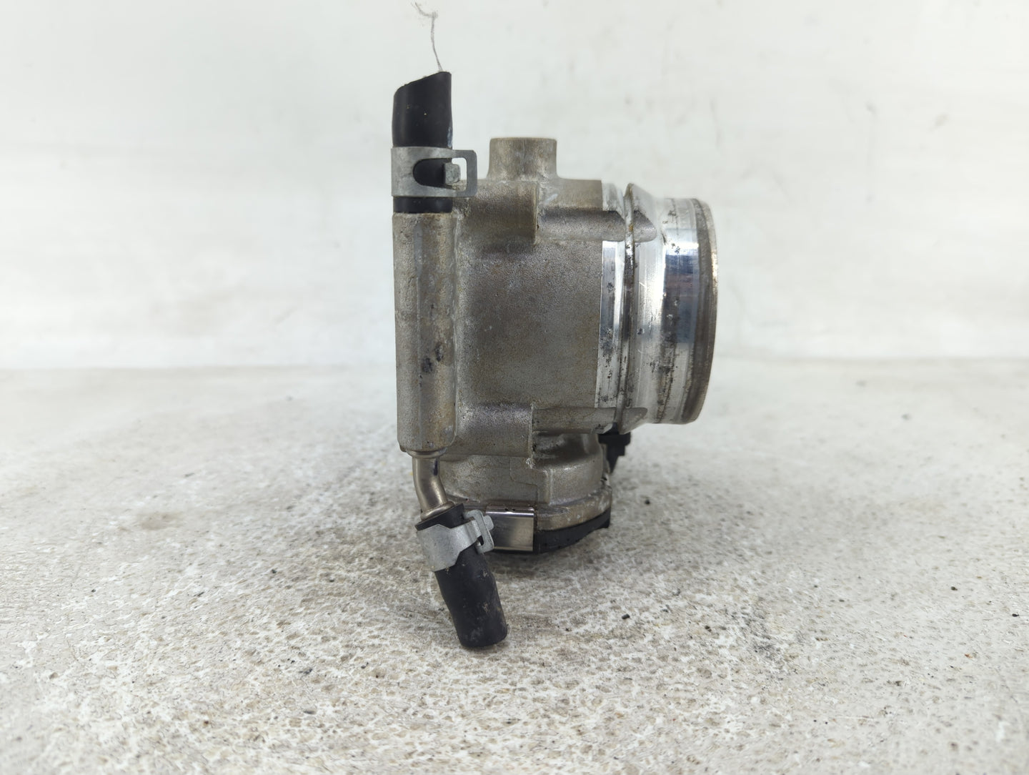 2023 Genesis G70 Throttle Body P/N:35100-2C900 Fits OEM Used Auto Parts - Oemusedautoparts1.com