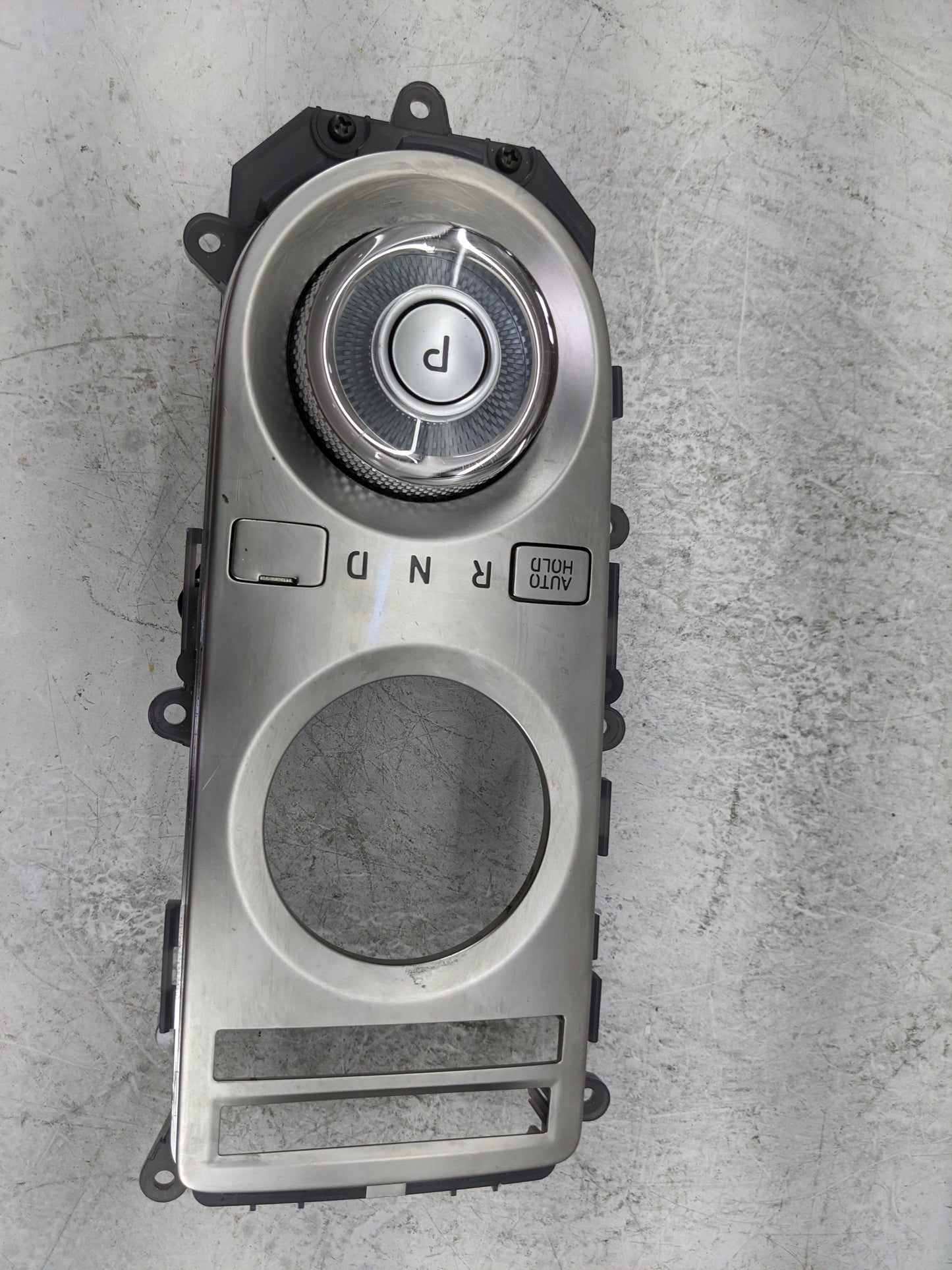 2023 Genesis G80 Floor Console Assembly Shifter Silver - Oemusedautoparts1.com