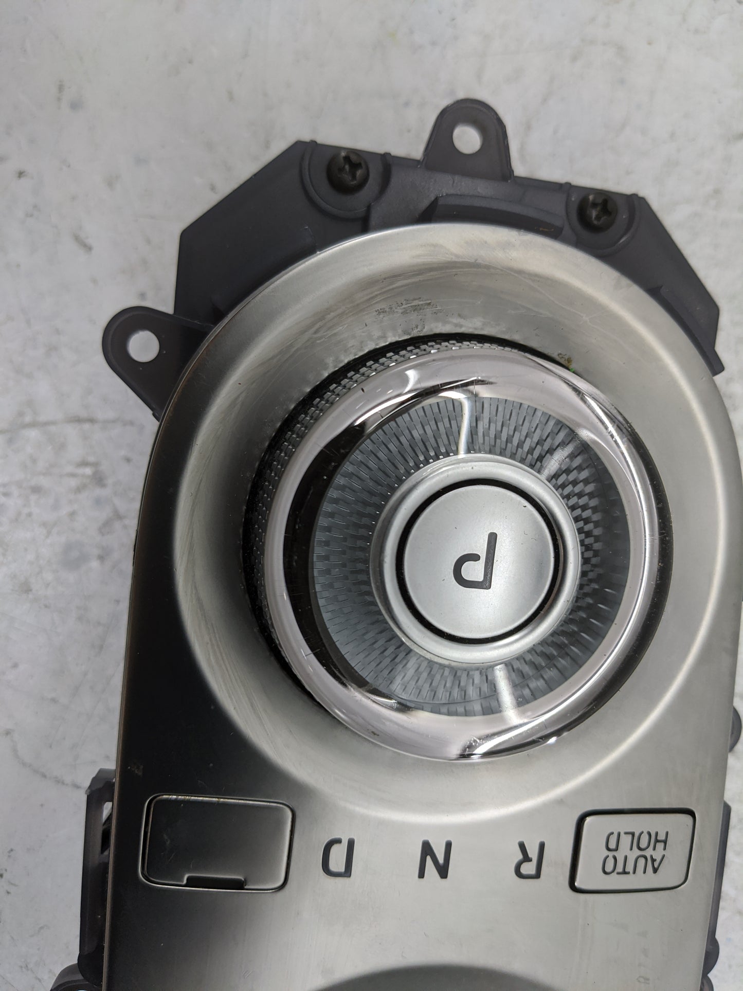 2023 Genesis G80 Floor Console Assembly Shifter Silver - Oemusedautoparts1.com