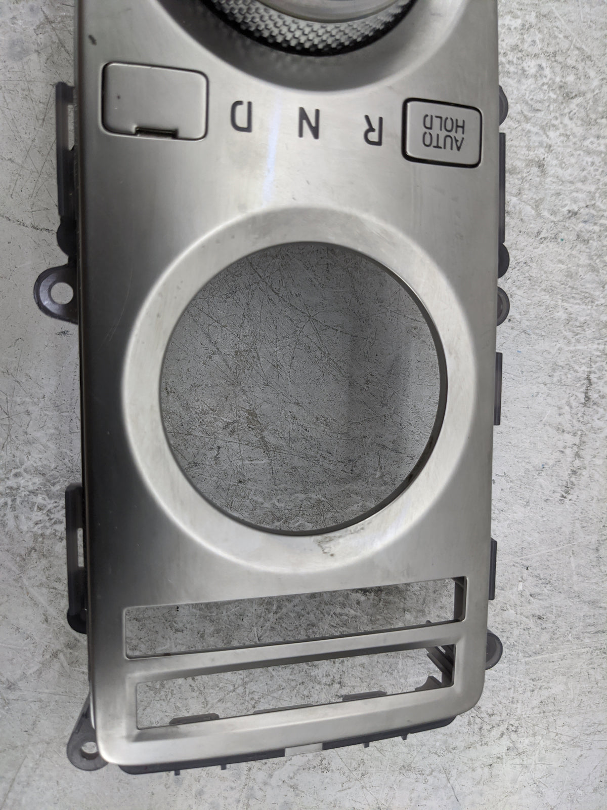 2023 Genesis G80 Floor Console Assembly Shifter Silver - Oemusedautoparts1.com
