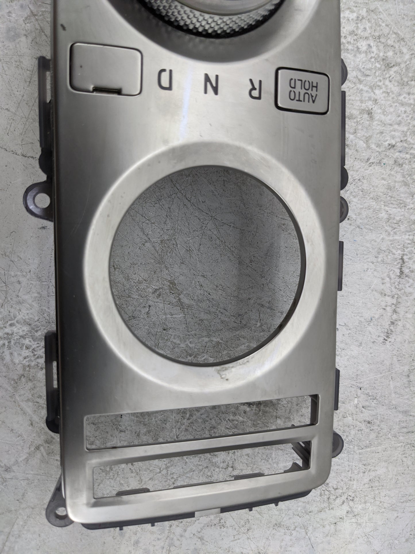 2023 Genesis G80 Floor Console Assembly Shifter Silver - Oemusedautoparts1.com