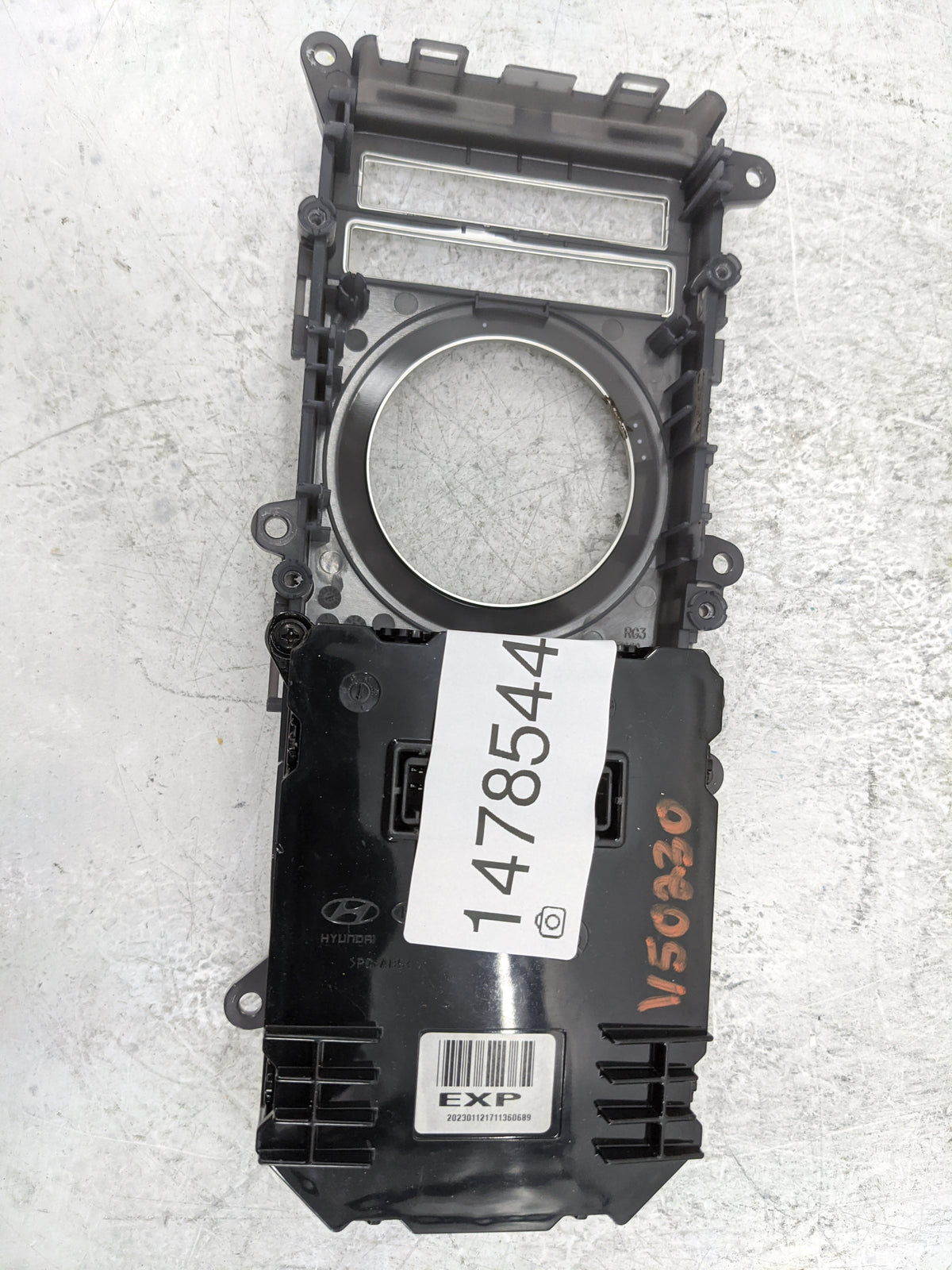 2023 Genesis G80 Floor Console Assembly Shifter Silver - Oemusedautoparts1.com