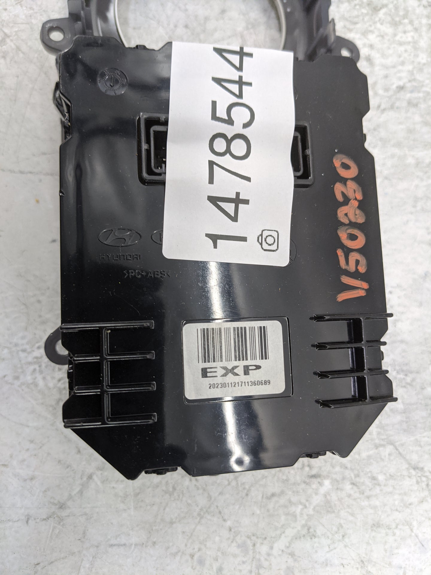 2023 Genesis G80 Floor Console Assembly Shifter Silver - Oemusedautoparts1.com