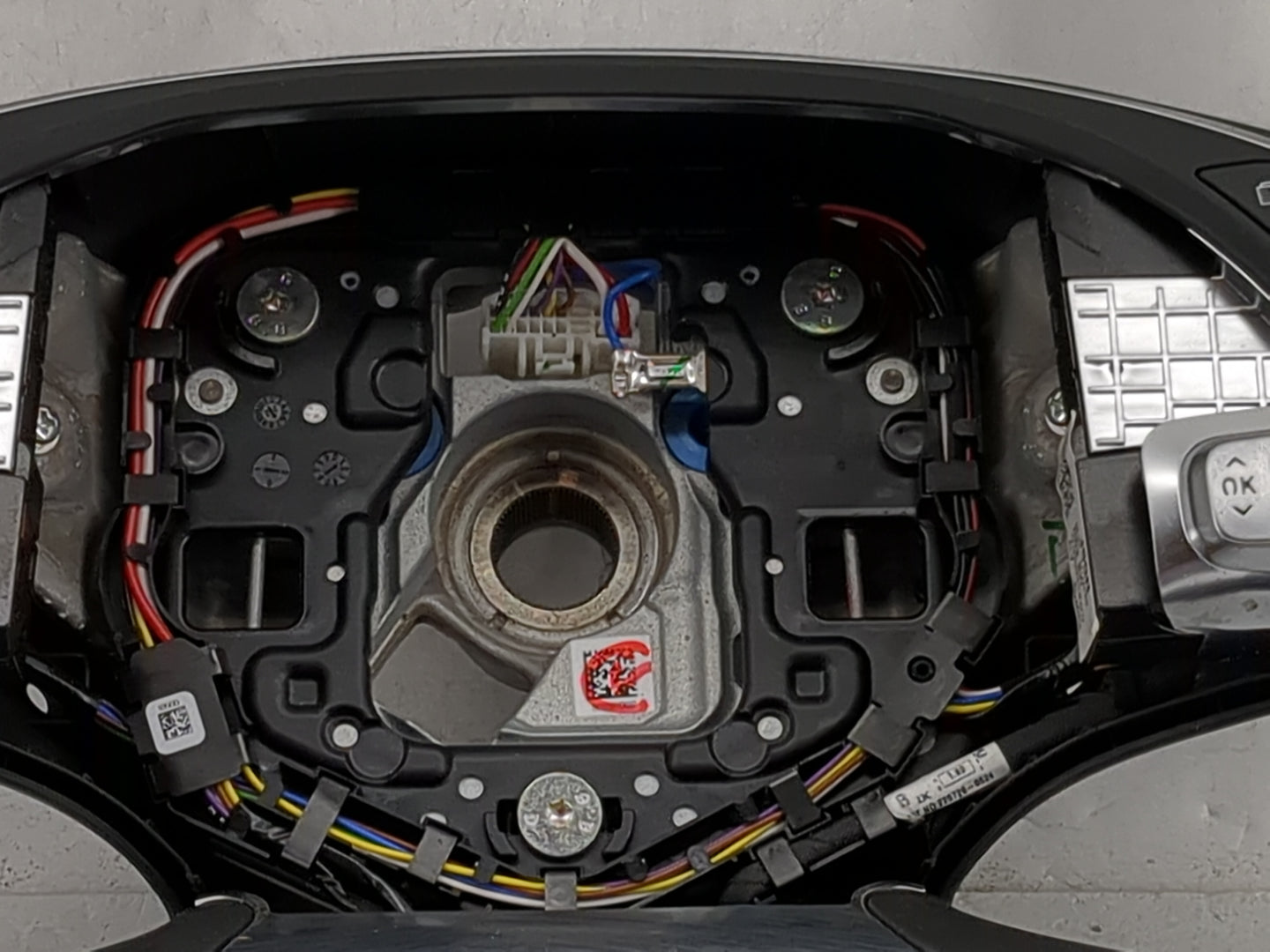 2022-2022 Genesis G80 Steering Wheel Oem Black - Oemusedautoparts1.com
