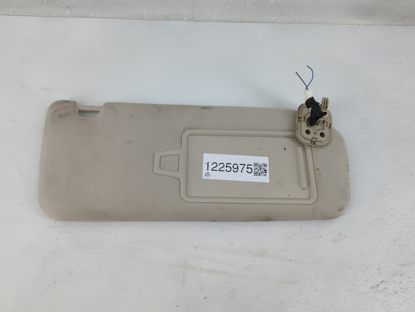 2023 Genesis Gv70 Sun Visor Shade Replacement Driver Left Mirror Fits OEM Used Auto Parts - Oemusedautoparts1.com