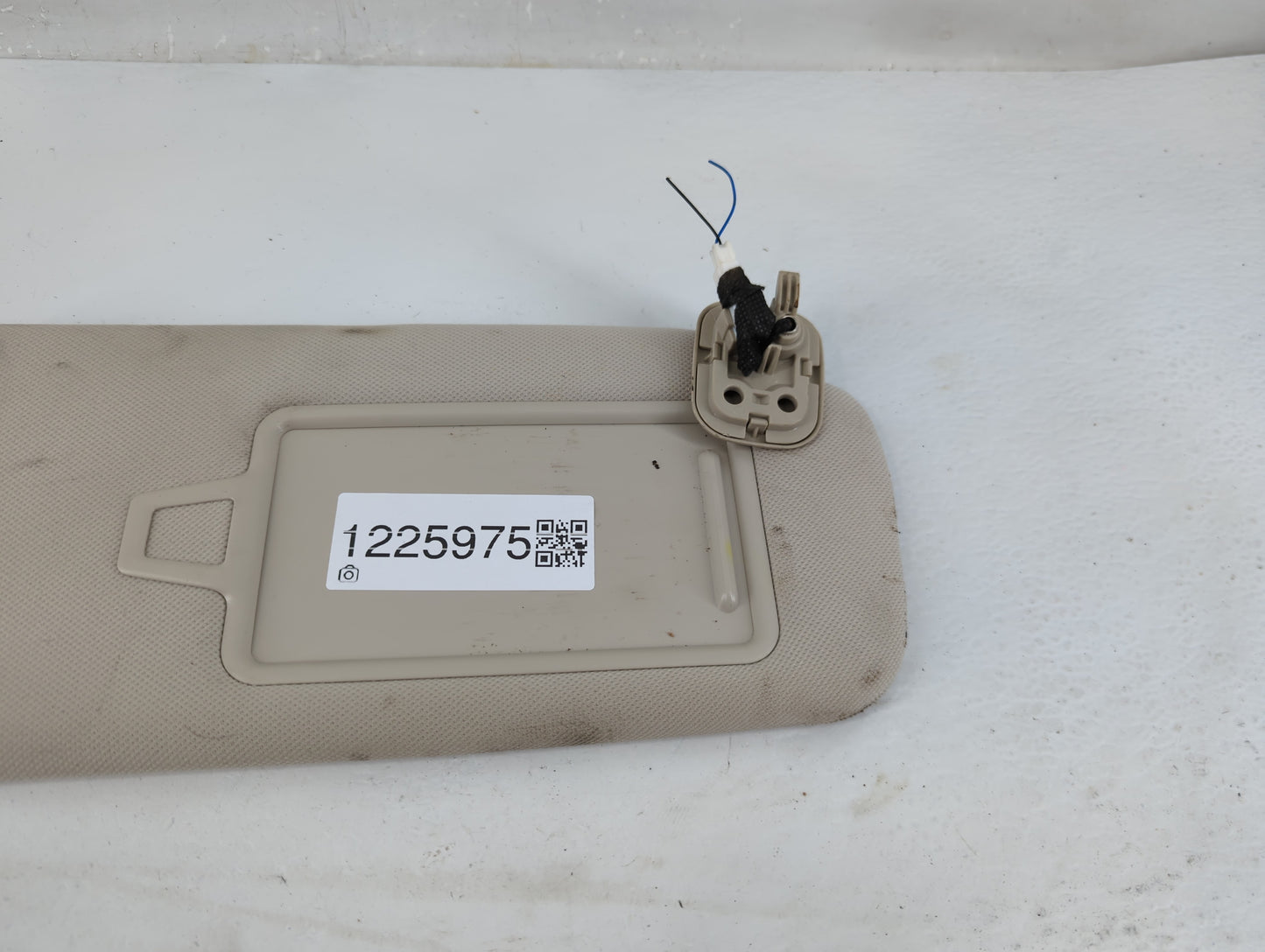 2023 Genesis Gv70 Sun Visor Shade Replacement Driver Left Mirror Fits OEM Used Auto Parts - Oemusedautoparts1.com