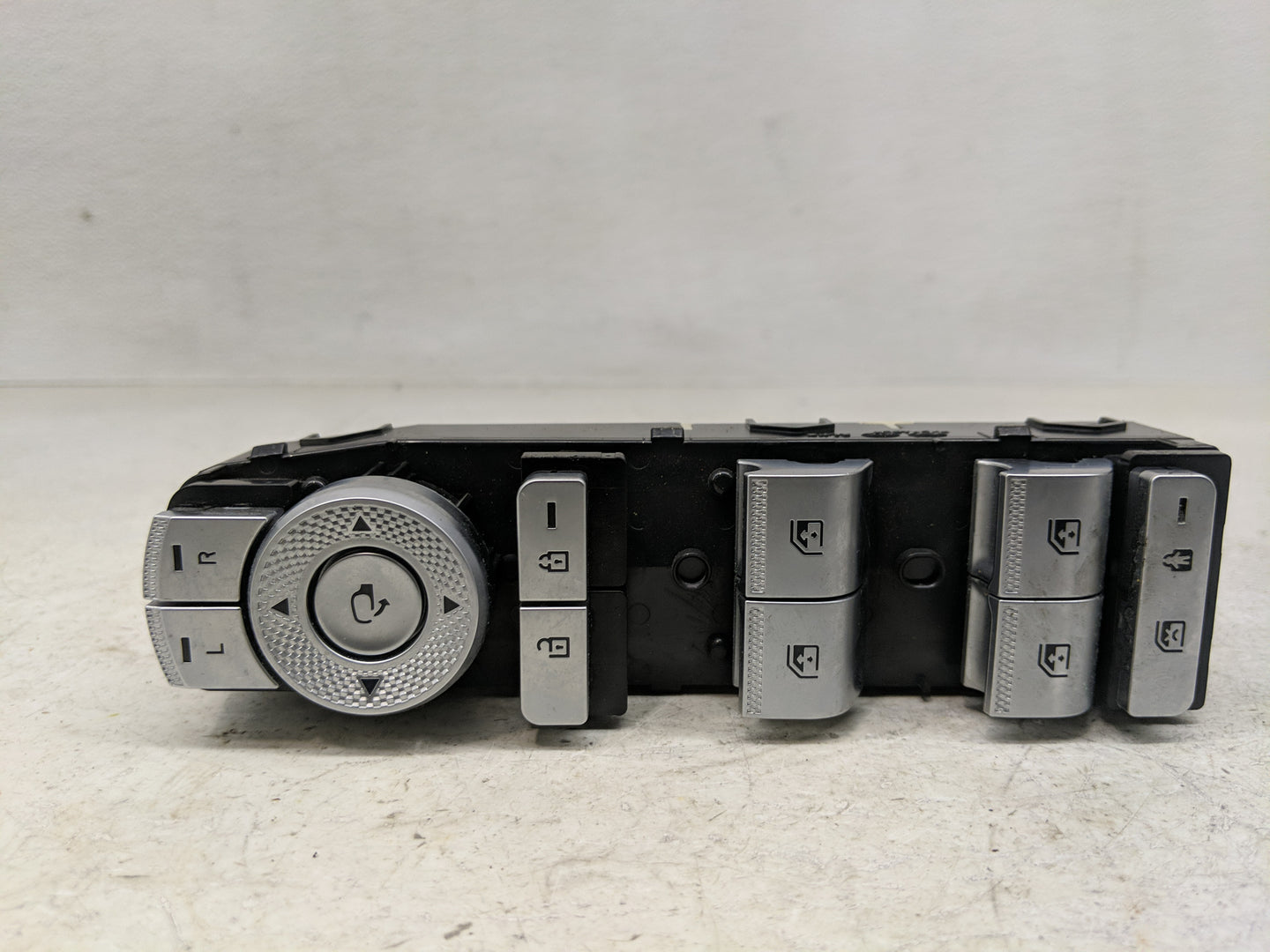 2023 Genesis Gv70 Master Power Window Switch Replacement Driver Side Left P/N:93571-AR000 Fits OEM Used Auto Parts - Oemused