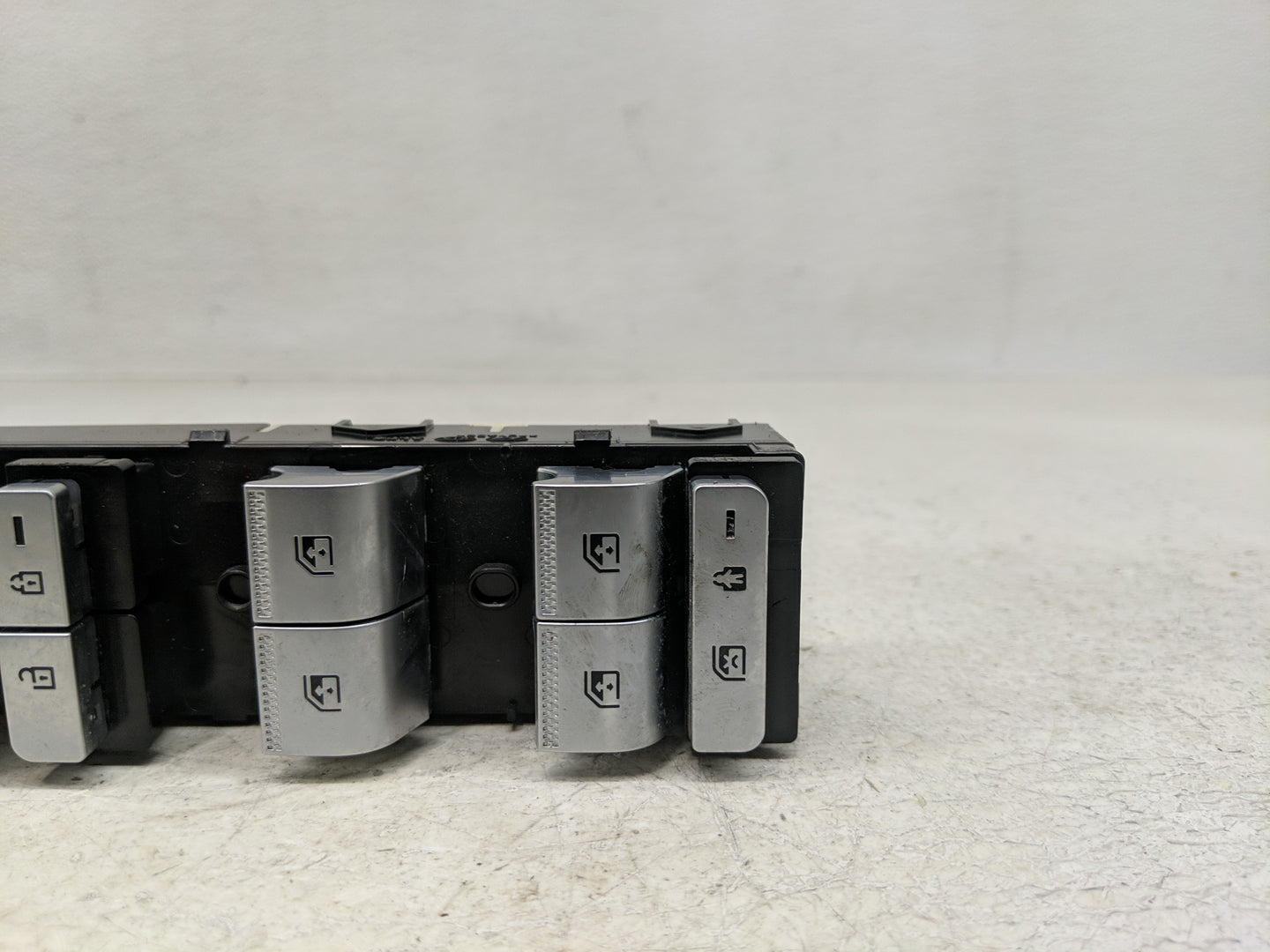 2023 Genesis Gv70 Master Power Window Switch Replacement Driver Side Left P/N:93571-AR000 Fits OEM Used Auto Parts - Oemused