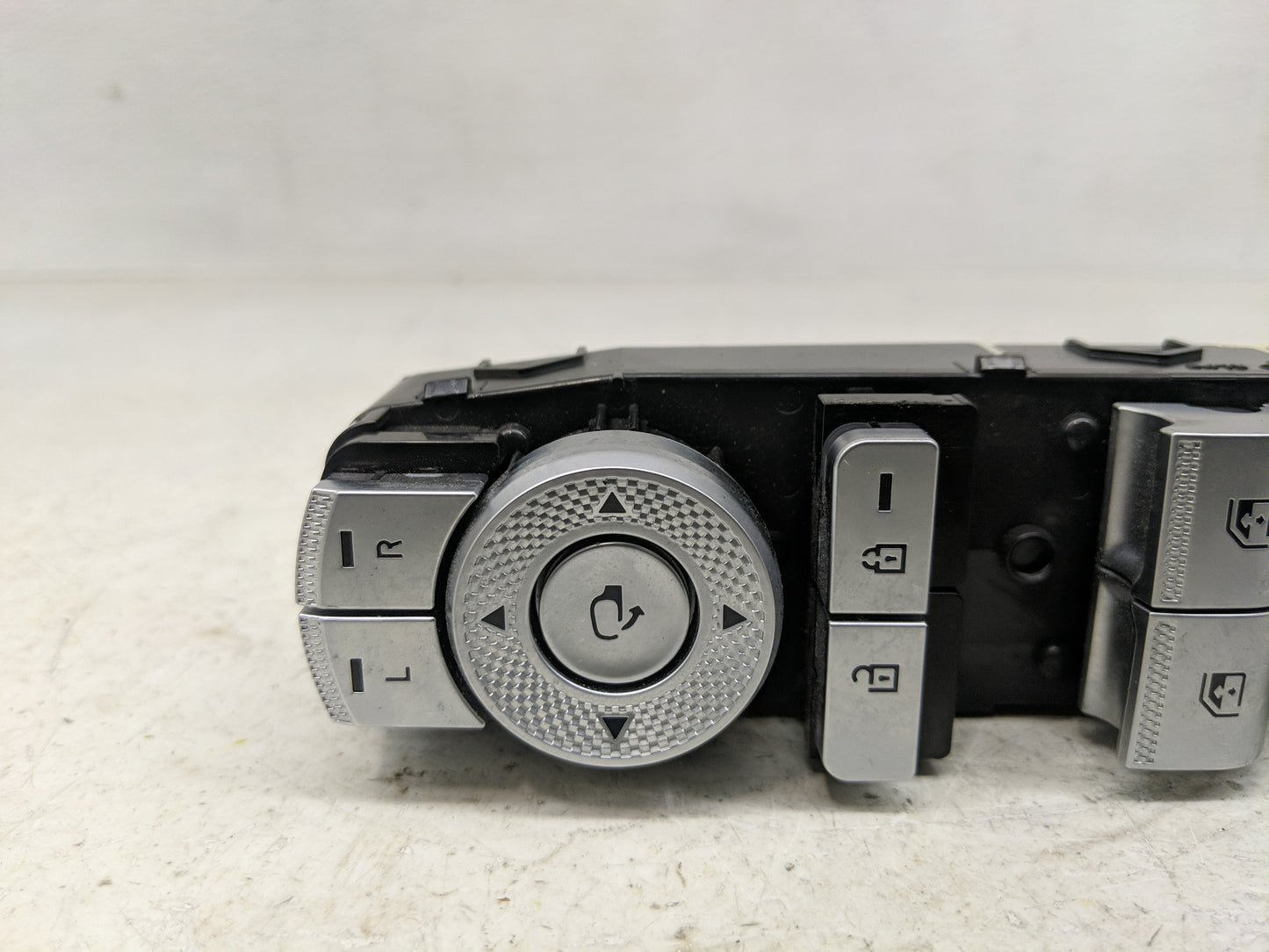2023 Genesis Gv70 Master Power Window Switch Replacement Driver Side Left P/N:93571-AR000 Fits OEM Used Auto Parts - Oemused