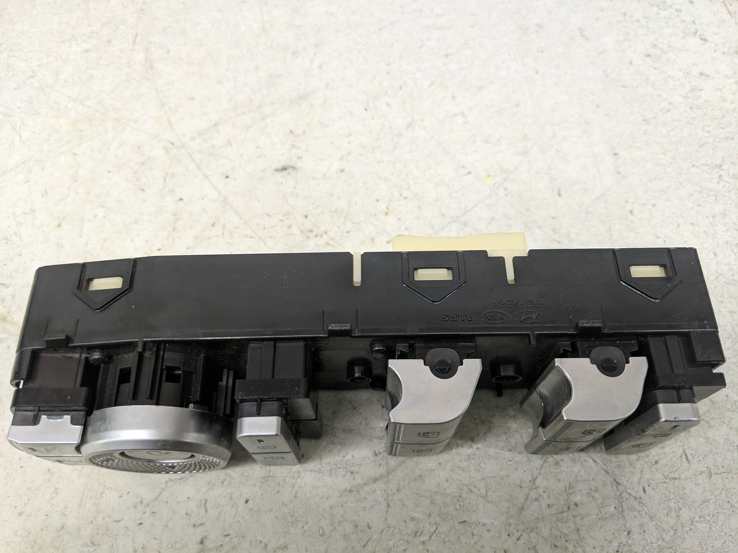 2023 Genesis Gv70 Master Power Window Switch Replacement Driver Side Left P/N:93571-AR000 Fits OEM Used Auto Parts - Oemused