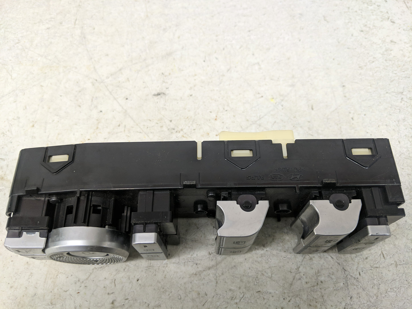 2023 Genesis Gv70 Master Power Window Switch Replacement Driver Side Left P/N:93571-AR000 Fits OEM Used Auto Parts - Oemused