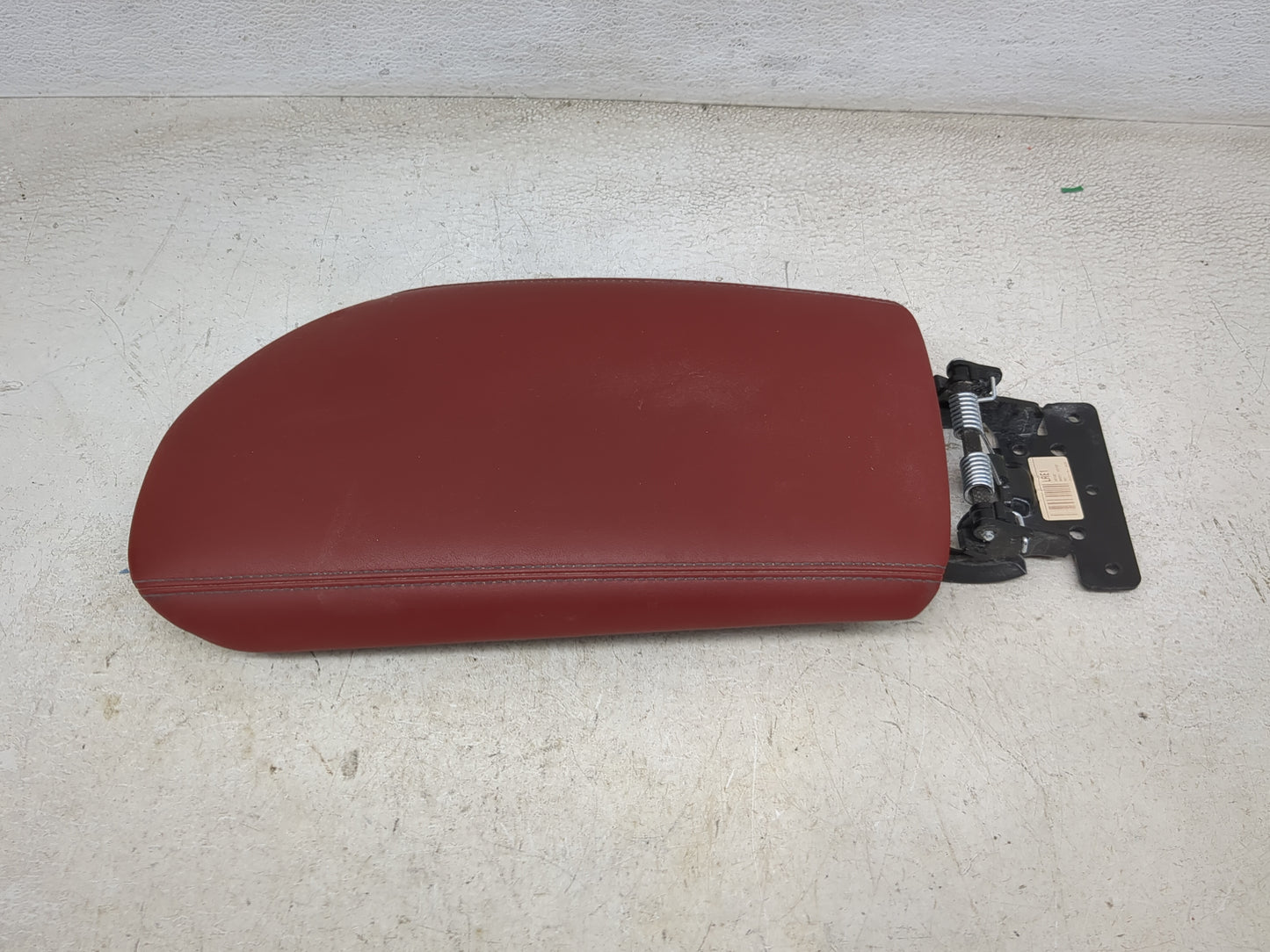 2023 Genesis Gv70 Center Console Armrest Cover Lid P/N:84660-AR000 Fits OEM Used Auto Parts - Oemusedautoparts1.com