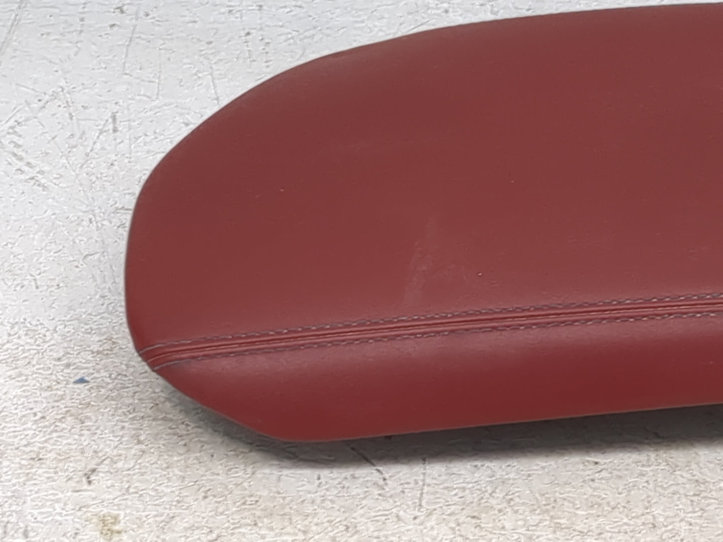 2023 Genesis Gv70 Center Console Armrest Cover Lid P/N:84660-AR000 Fits OEM Used Auto Parts - Oemusedautoparts1.com