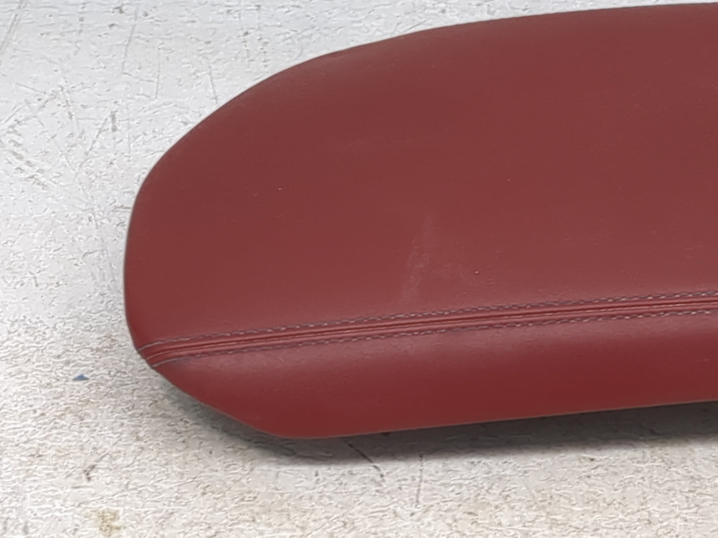 2023 Genesis Gv70 Center Console Armrest Cover Lid P/N:84660-AR000 Fits OEM Used Auto Parts - Oemusedautoparts1.com