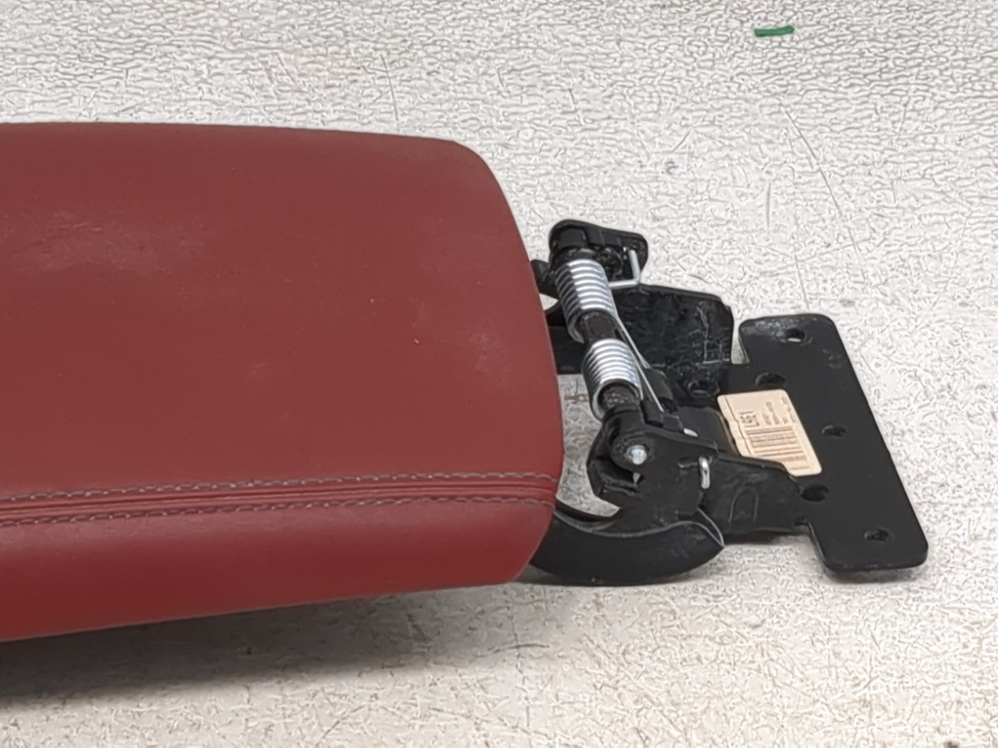 2023 Genesis Gv70 Center Console Armrest Cover Lid P/N:84660-AR000 Fits OEM Used Auto Parts - Oemusedautoparts1.com