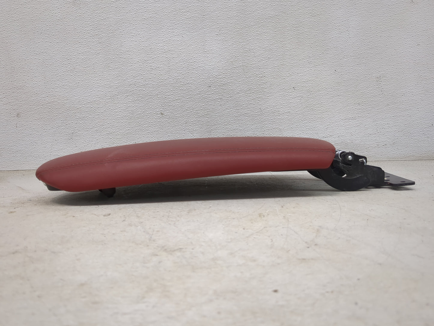 2023 Genesis Gv70 Center Console Armrest Cover Lid P/N:84660-AR000 Fits OEM Used Auto Parts - Oemusedautoparts1.com