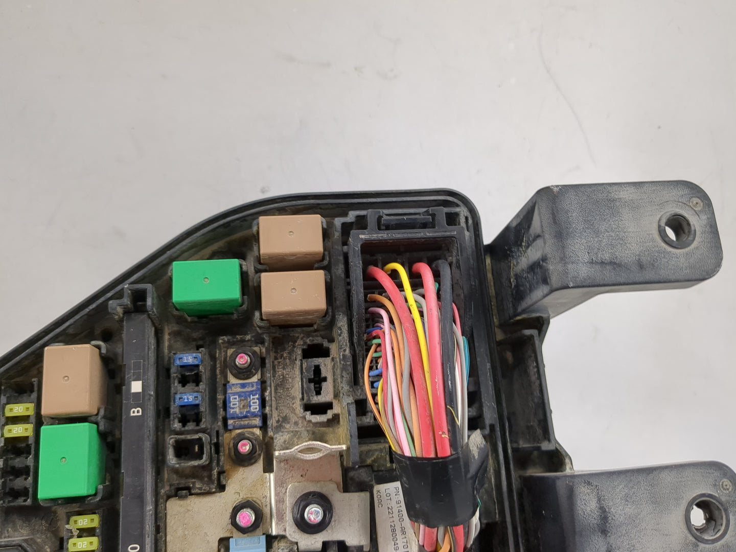2023 Genesis Gv70 Fusebox Fuse Box Panel Relay Module P/N:18980-10300 91400-AR170 Fits OEM Used Auto Parts - Oemusedautopart