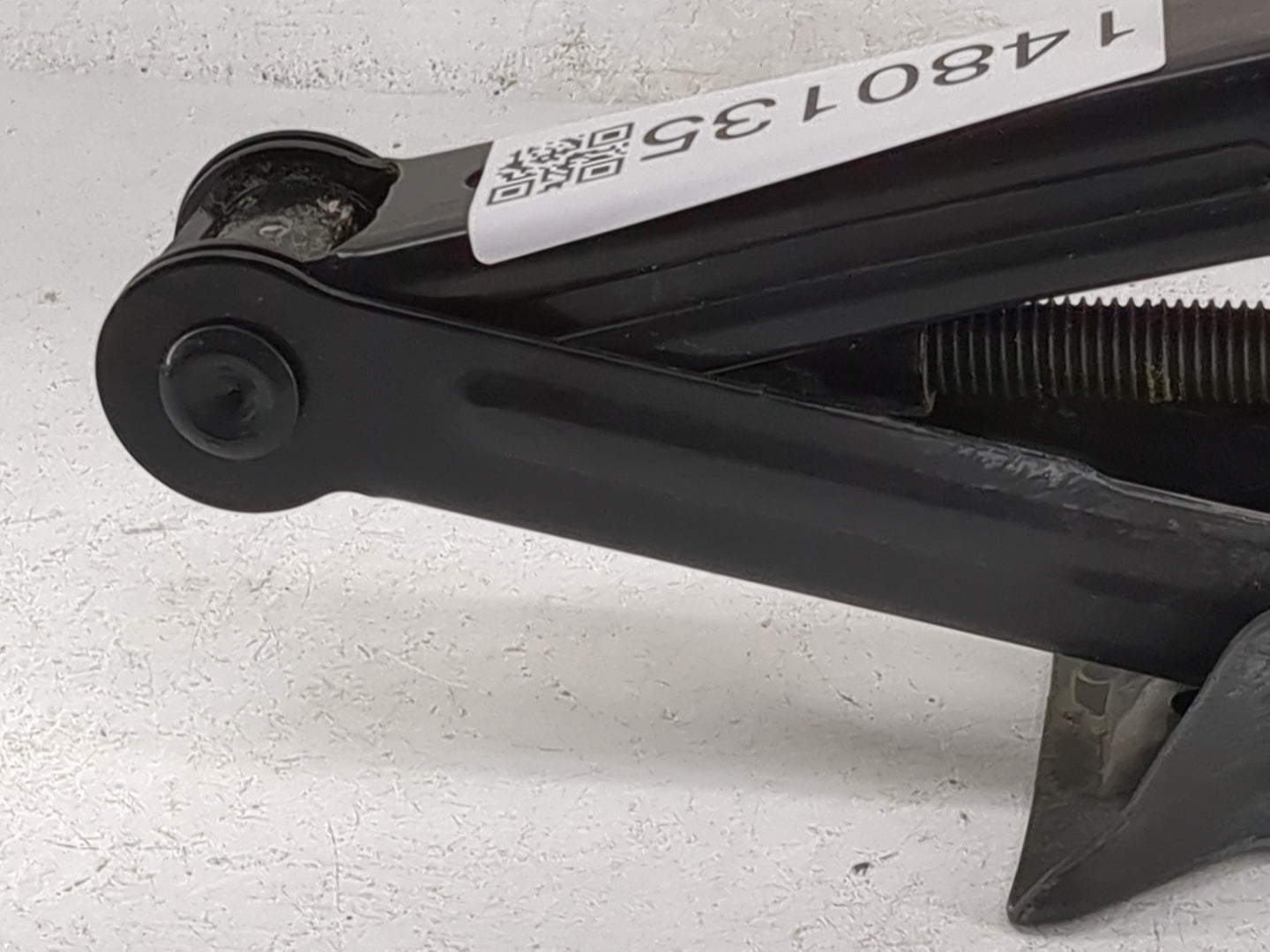 2023 Genesis Gv70 Spare Scissor Car Jack - Oemusedautoparts1.com
