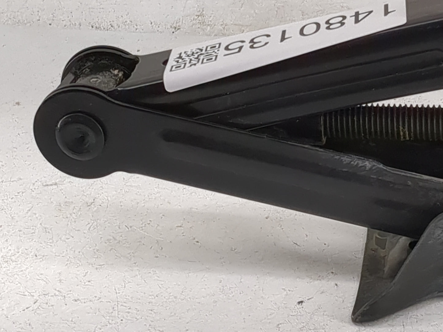 2023 Genesis Gv70 Spare Scissor Car Jack - Oemusedautoparts1.com