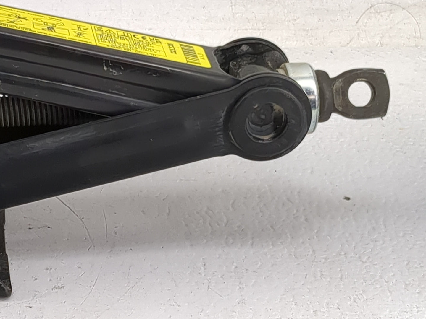 2023 Genesis Gv70 Spare Scissor Car Jack - Oemusedautoparts1.com
