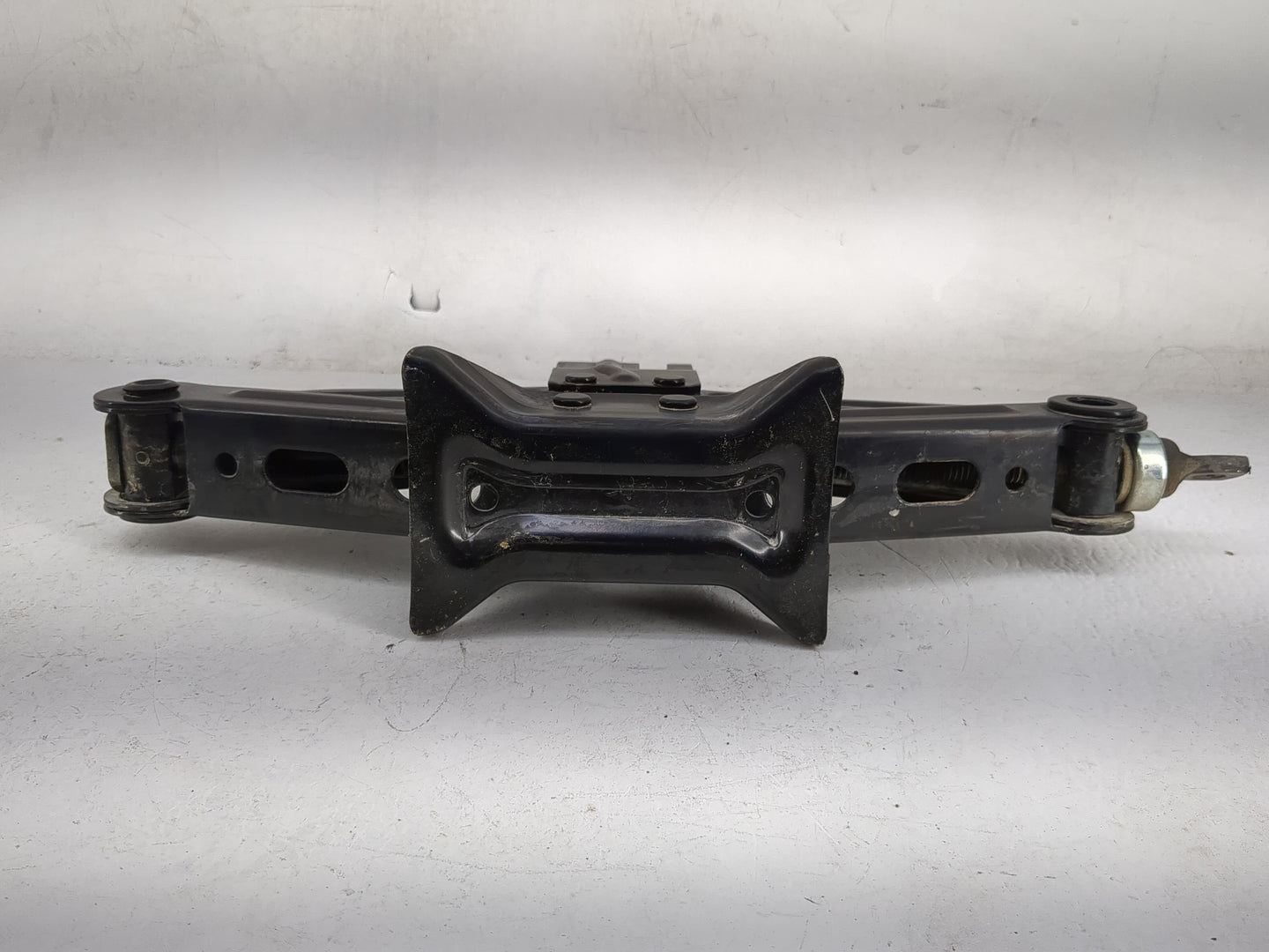 2023 Genesis Gv70 Spare Scissor Car Jack - Oemusedautoparts1.com