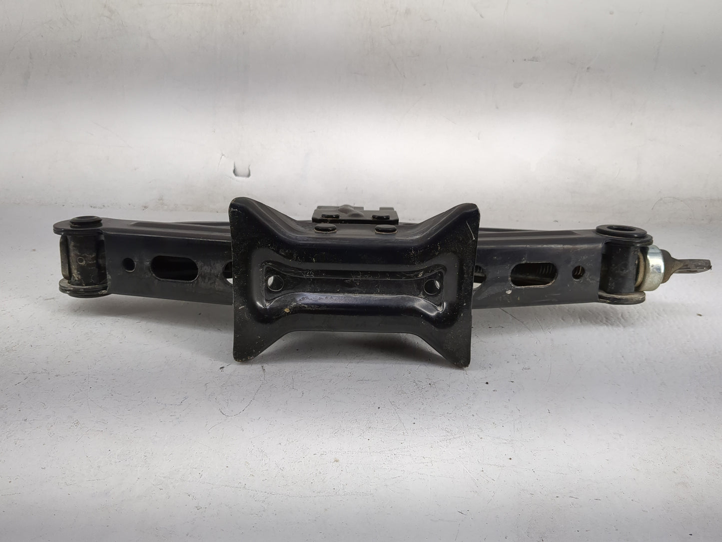 2023 Genesis Gv70 Spare Scissor Car Jack - Oemusedautoparts1.com