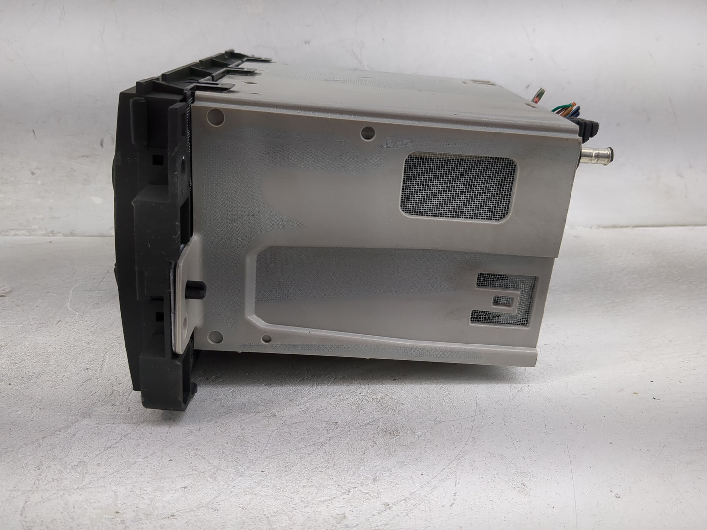 2015-2019 Gmc Savana 2500 Radio AM FM Cd Player Receiver Replacement P/N:85586029 Fits Fits 2015 2016 2017 2018 2019 2020 20