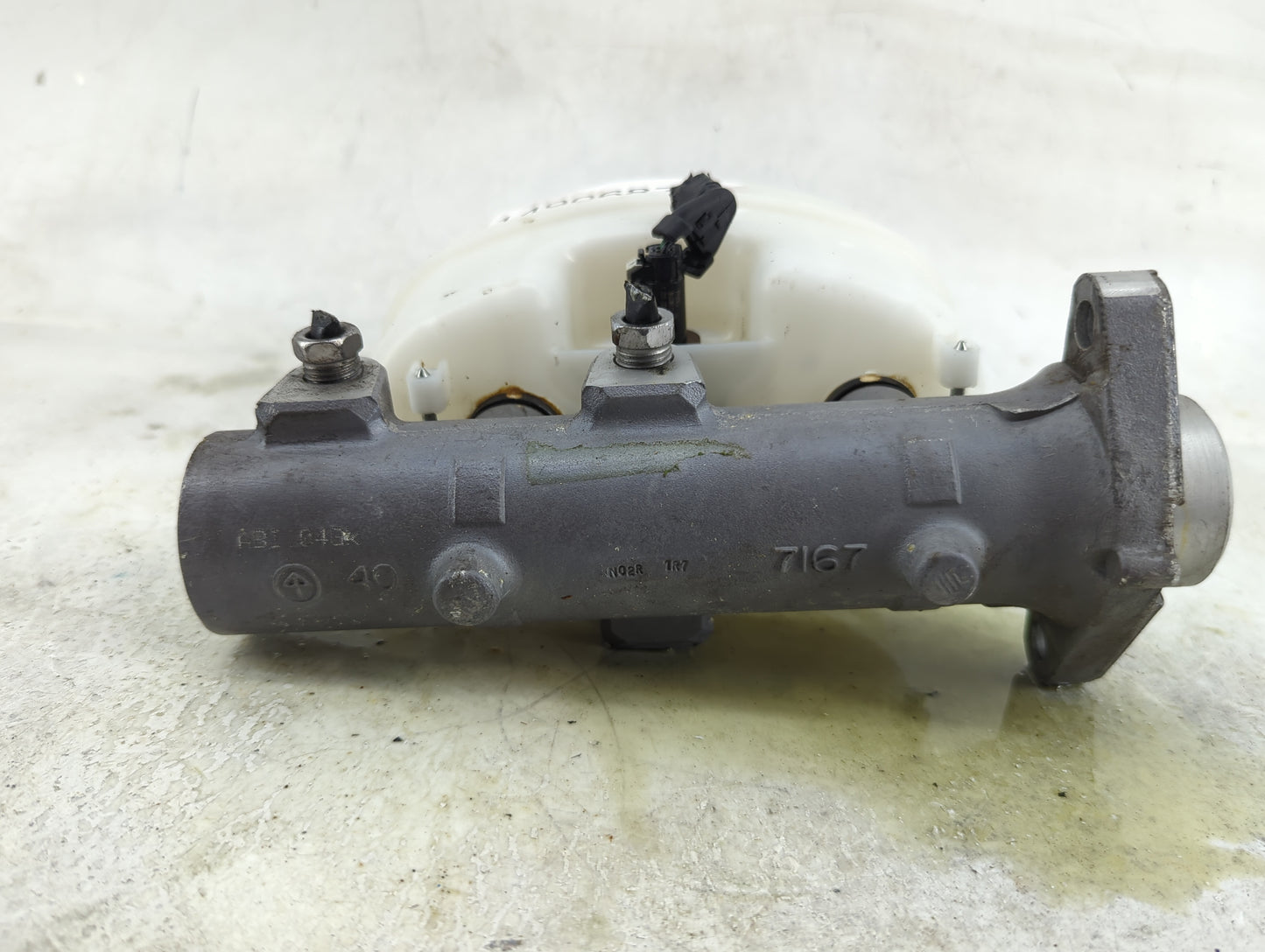 2019-2019 Gmc Savana 2500 Brake Master Cylinder - Oemusedautoparts1.com