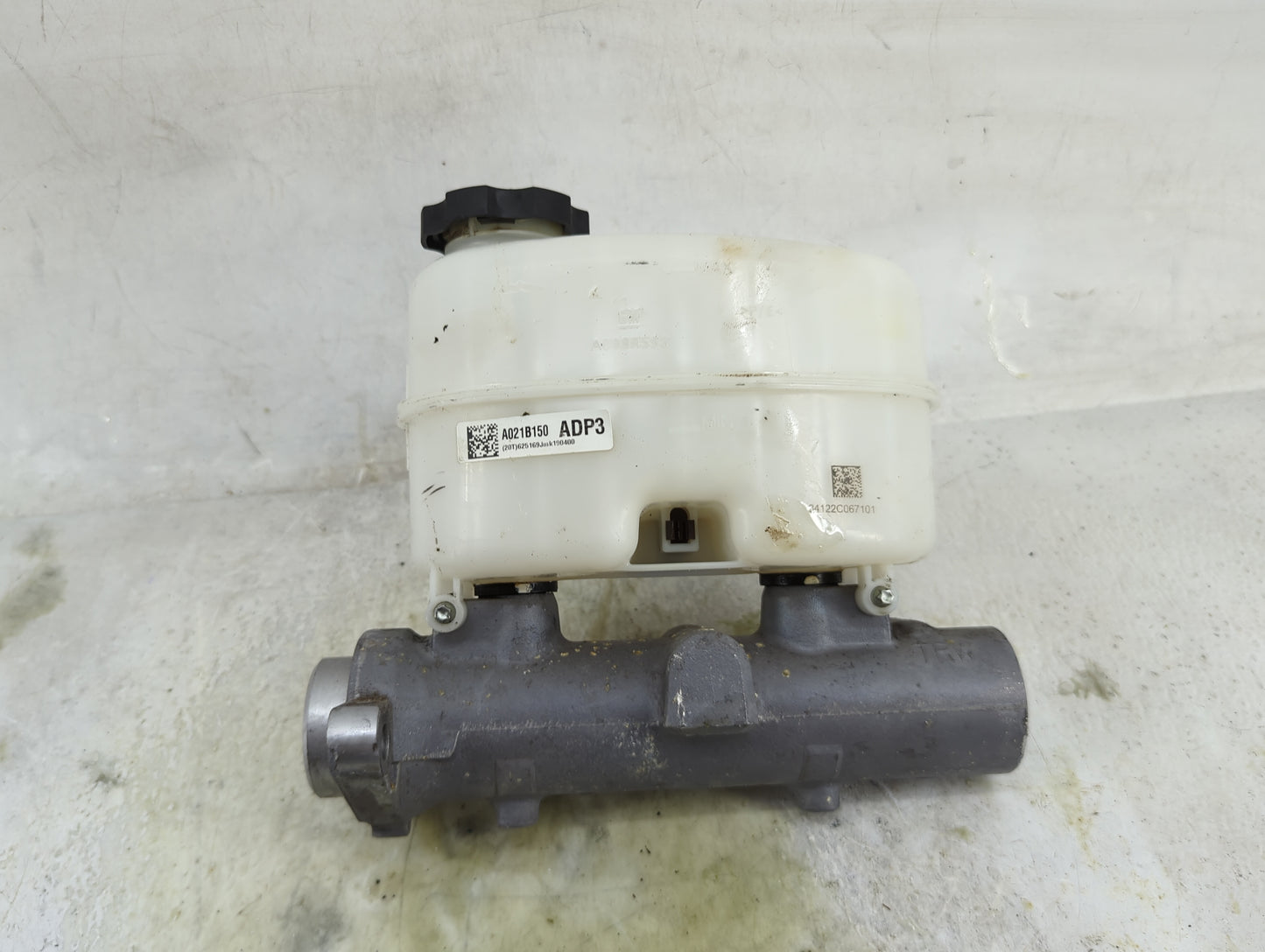 2019-2019 Gmc Savana 2500 Brake Master Cylinder - Oemusedautoparts1.com