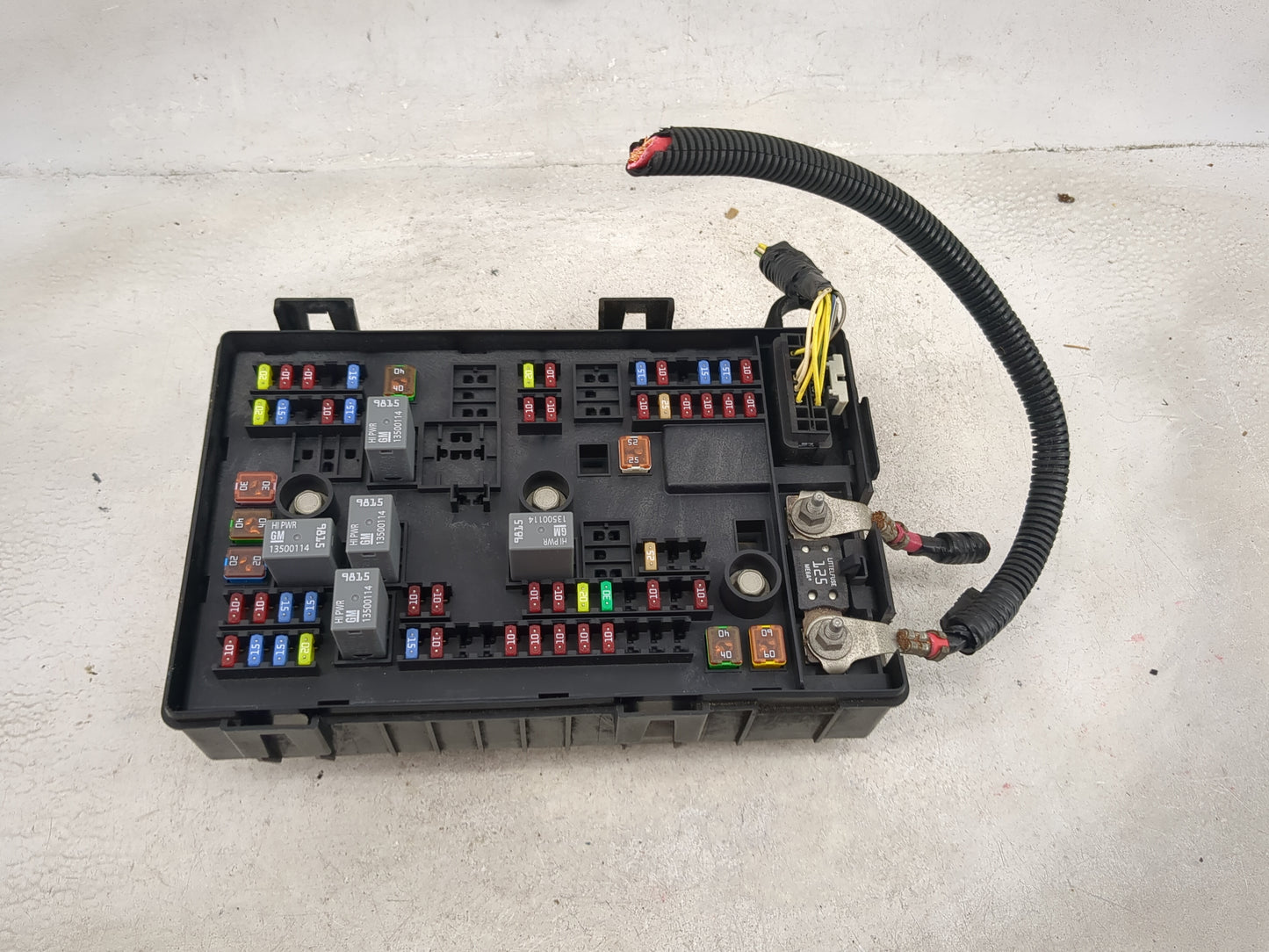 2023 Gmc Savana 2500 Fusebox Fuse Box Panel Relay Module P/N:85536666 85114017, 13500114 Fits OEM Used Auto Parts - Oemuseda