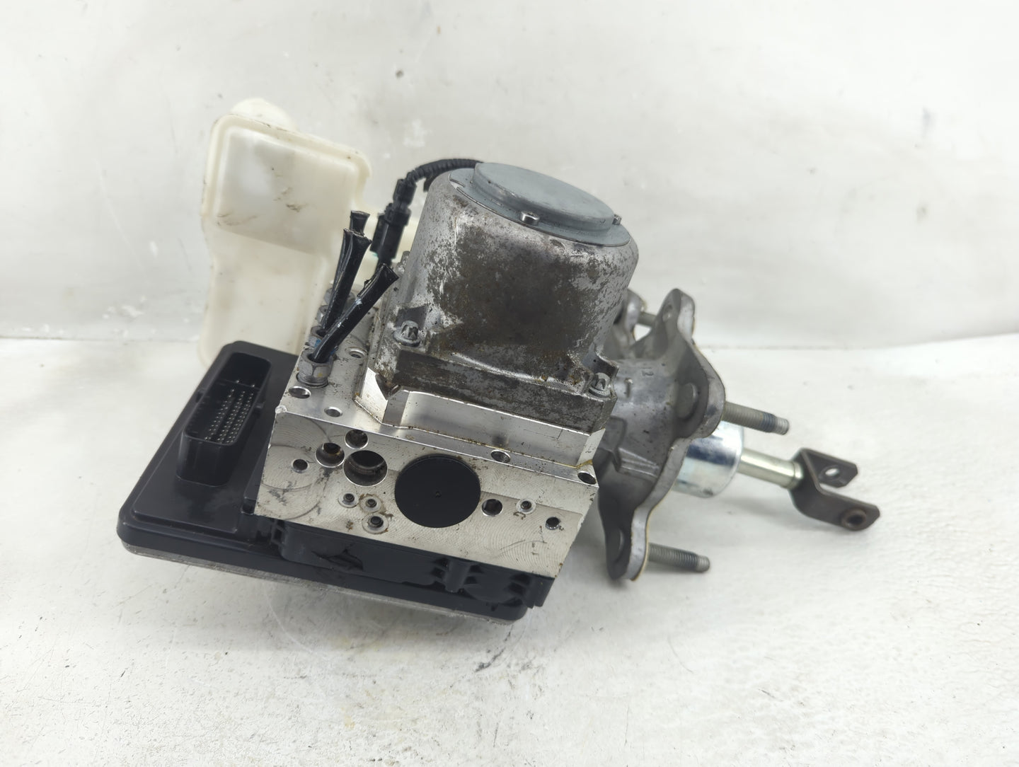 2022 Gmc Sierra 1500 ABS Pump Control Module Replacement P/N:122505659 84758696 Fits OEM Used Auto Parts - Oemusedautoparts1