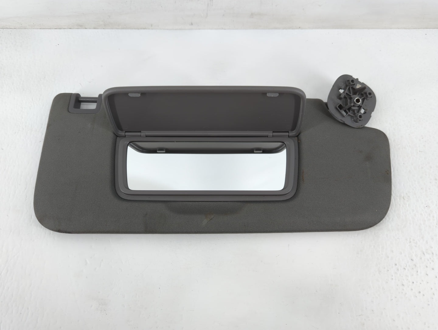 2019-2022 Gmc Sierra 1500 Sun Visor Shade Replacement Passenger Right Mirror Fits Fits 2019 2020 2021 2022 OEM Used Auto Par