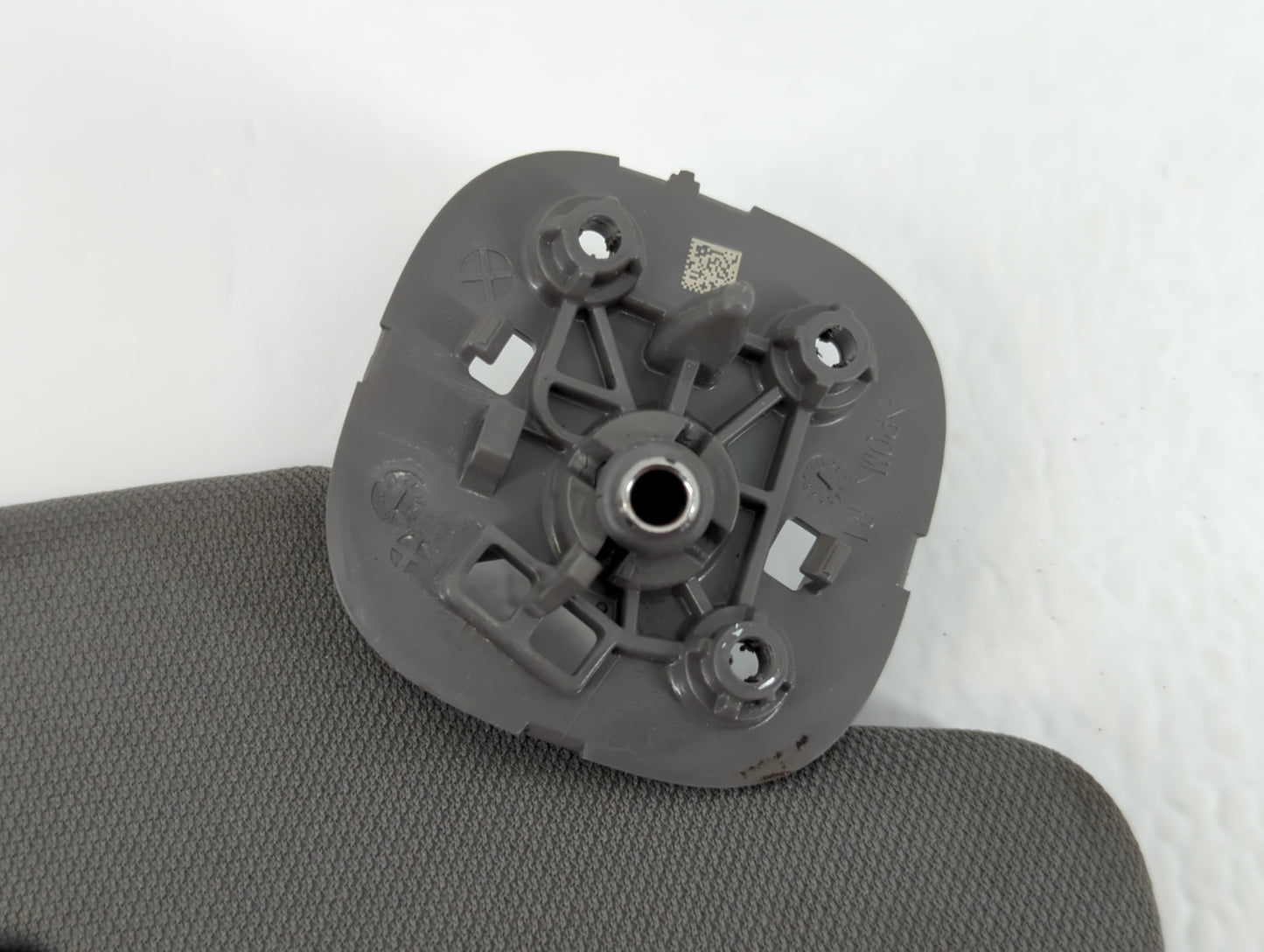 2019-2022 Gmc Sierra 1500 Sun Visor Shade Replacement Passenger Right Mirror Fits Fits 2019 2020 2021 2022 OEM Used Auto Par