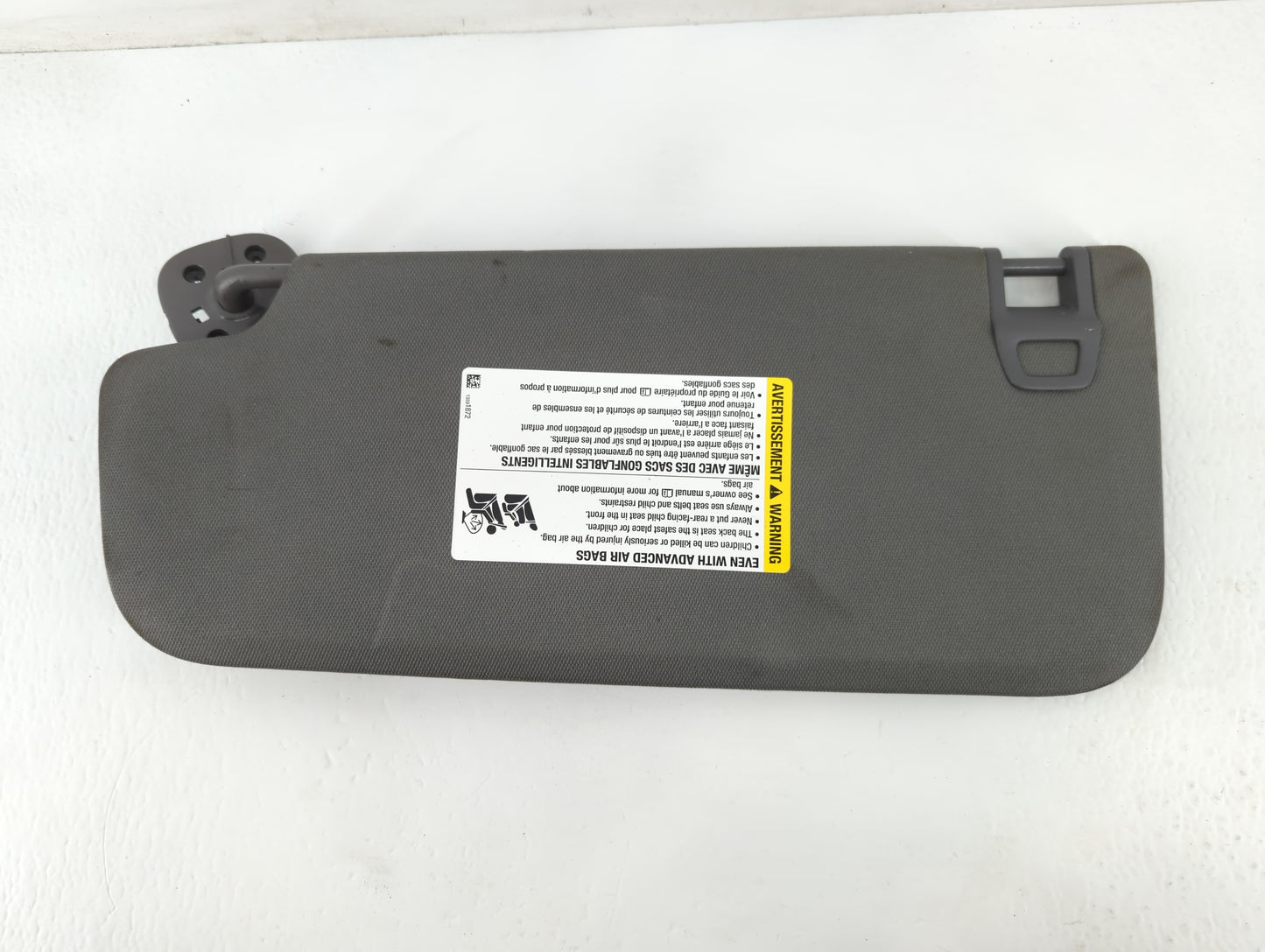 2019-2022 Gmc Sierra 1500 Sun Visor Shade Replacement Passenger Right Mirror Fits Fits 2019 2020 2021 2022 OEM Used Auto Par