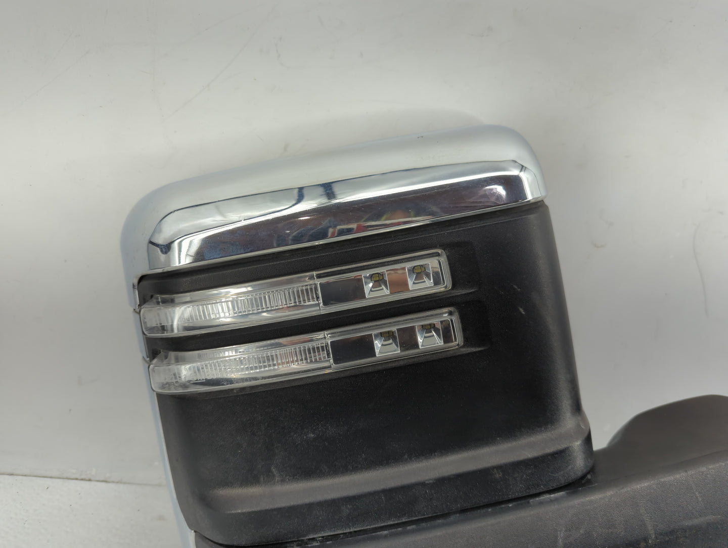 2020-2022 Gmc Sierra 2500 Passenger Side View Mirror - Right Door Mirror OEM Used - Oemusedautoparts1.com