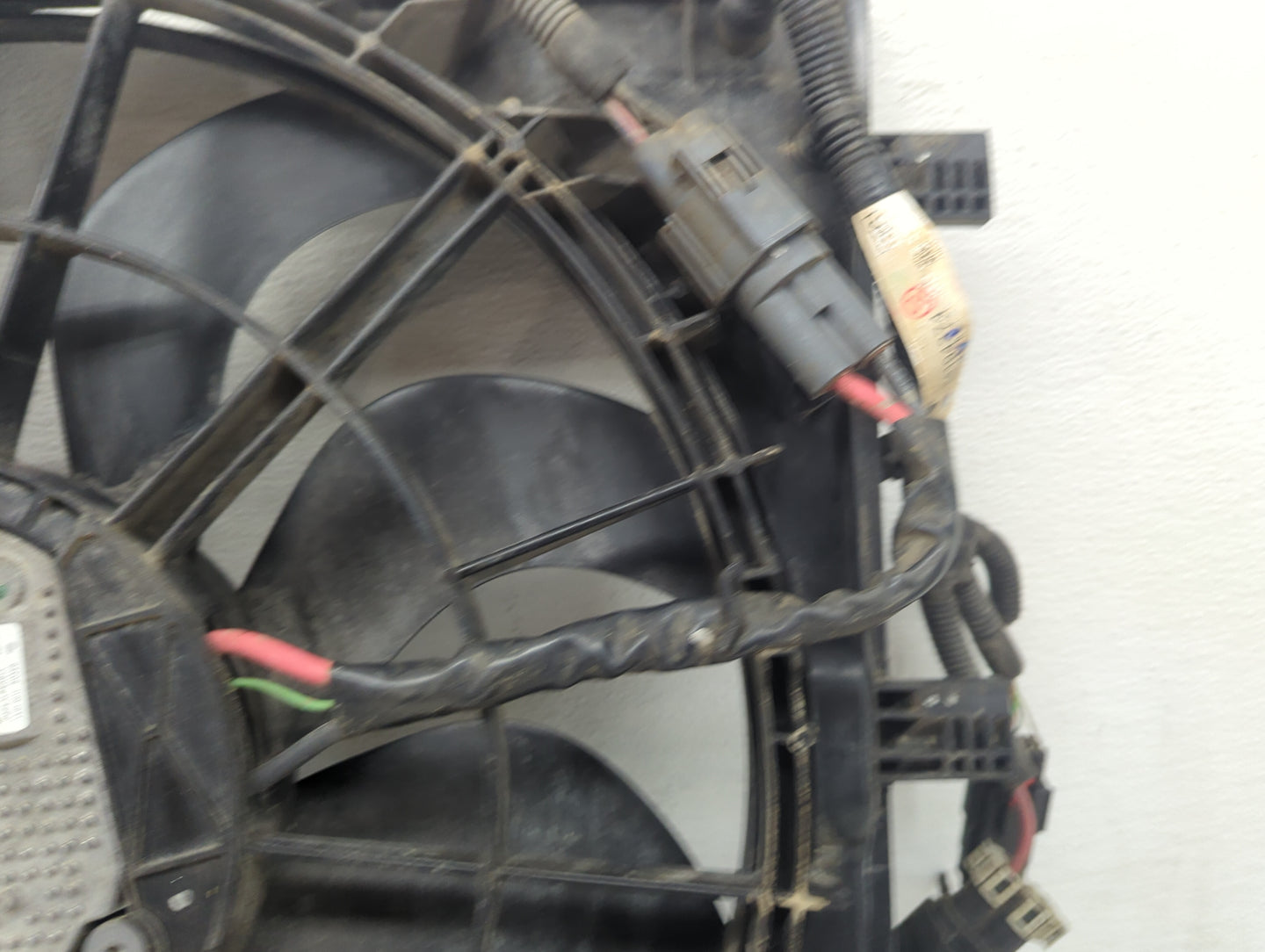 2020-2022 Gmc Terrain Electric Radiator Cooling Fan Motor Assembly Fits Fits 2020 2021 2022 OEM Used Auto Parts - Oemusedaut