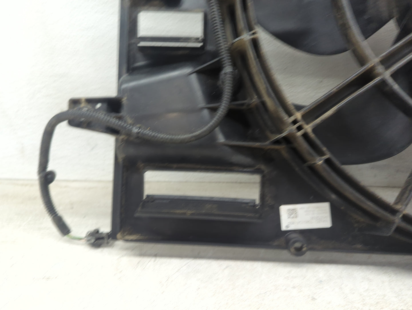 2020-2022 Gmc Terrain Electric Radiator Cooling Fan Motor Assembly Fits Fits 2020 2021 2022 OEM Used Auto Parts - Oemusedaut