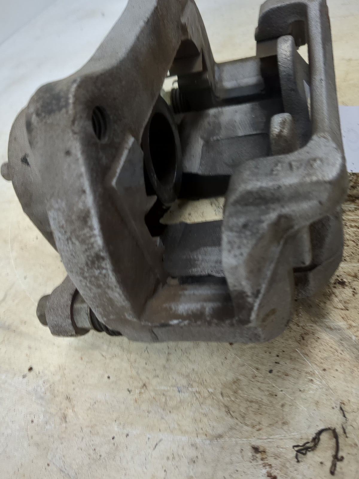 2023 Gmc Terrain Front Passenger Right Brake Caliper 1518693 - Oemusedautoparts1.com