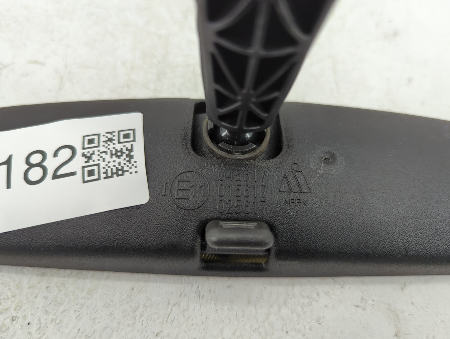 2023 Honda Accord Interior Rear View Mirror Replacement OEM P/N:E11025617 E11015617, E11045617 Fits OEM Used Auto Parts - Oe