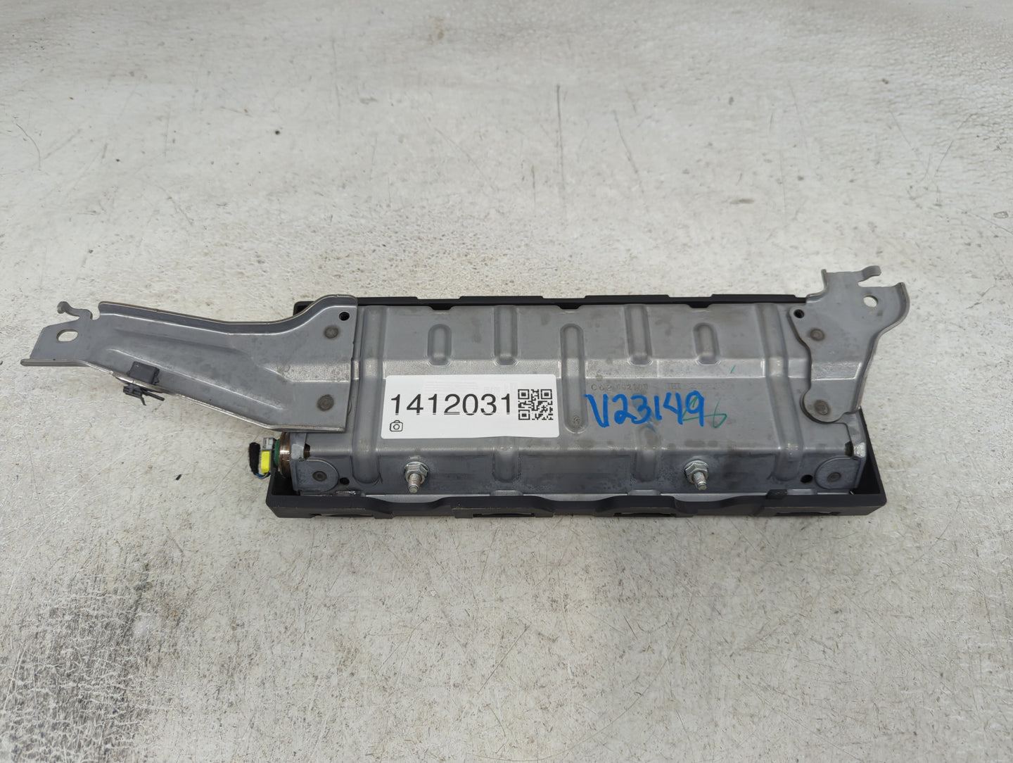 2023 Honda Accord Air Bag Passenger Right Knee OEM Fits OEM Used Auto Parts - Oemusedautoparts1.com