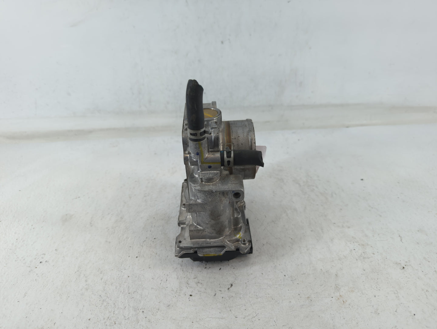 2016-2022 Honda Civic Throttle Body P/N:135187 M21126, GMH1A Fits Fits 2016 2017 2018 2019 2020 2021 2022 OEM Used Auto Part