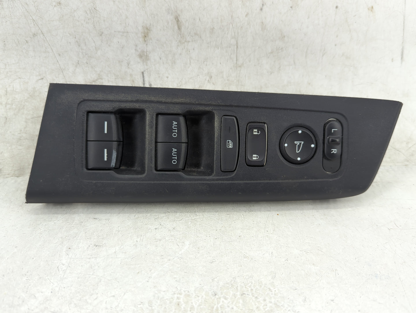 2023 Honda Cr-V Master Power Window Switch Replacement Driver Side Left P/N:M64590 Fits OEM Used Auto Parts - Oemusedautopar