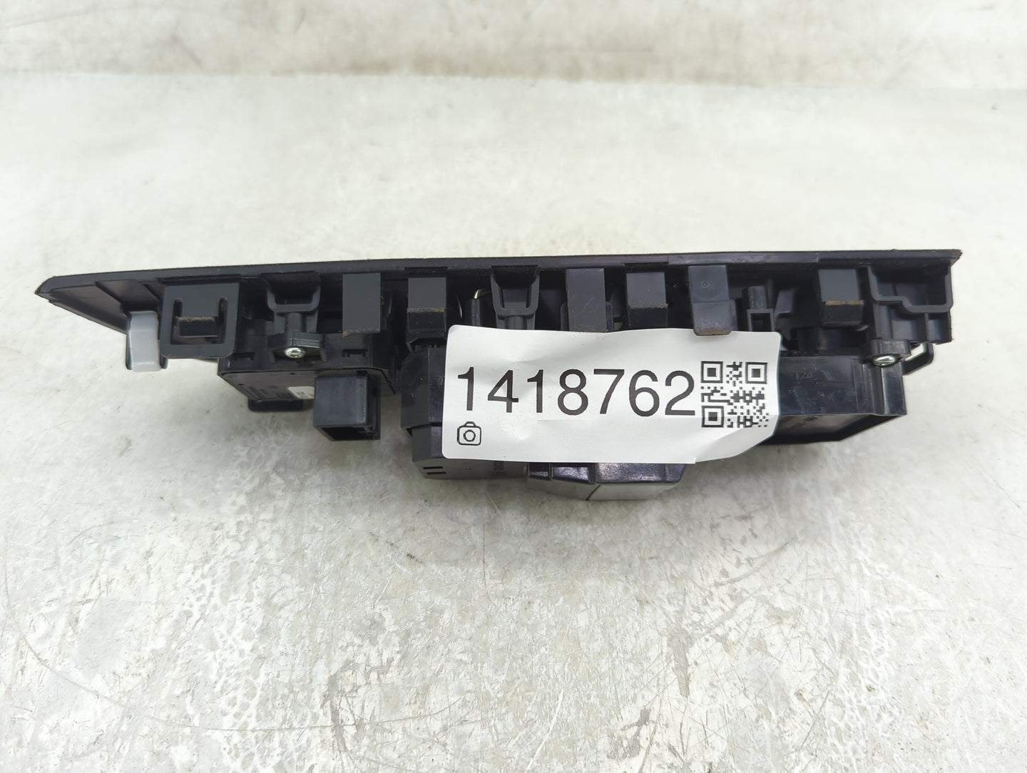 2023 Honda Cr-V Master Power Window Switch Replacement Driver Side Left P/N:M64590 Fits OEM Used Auto Parts - Oemusedautopar